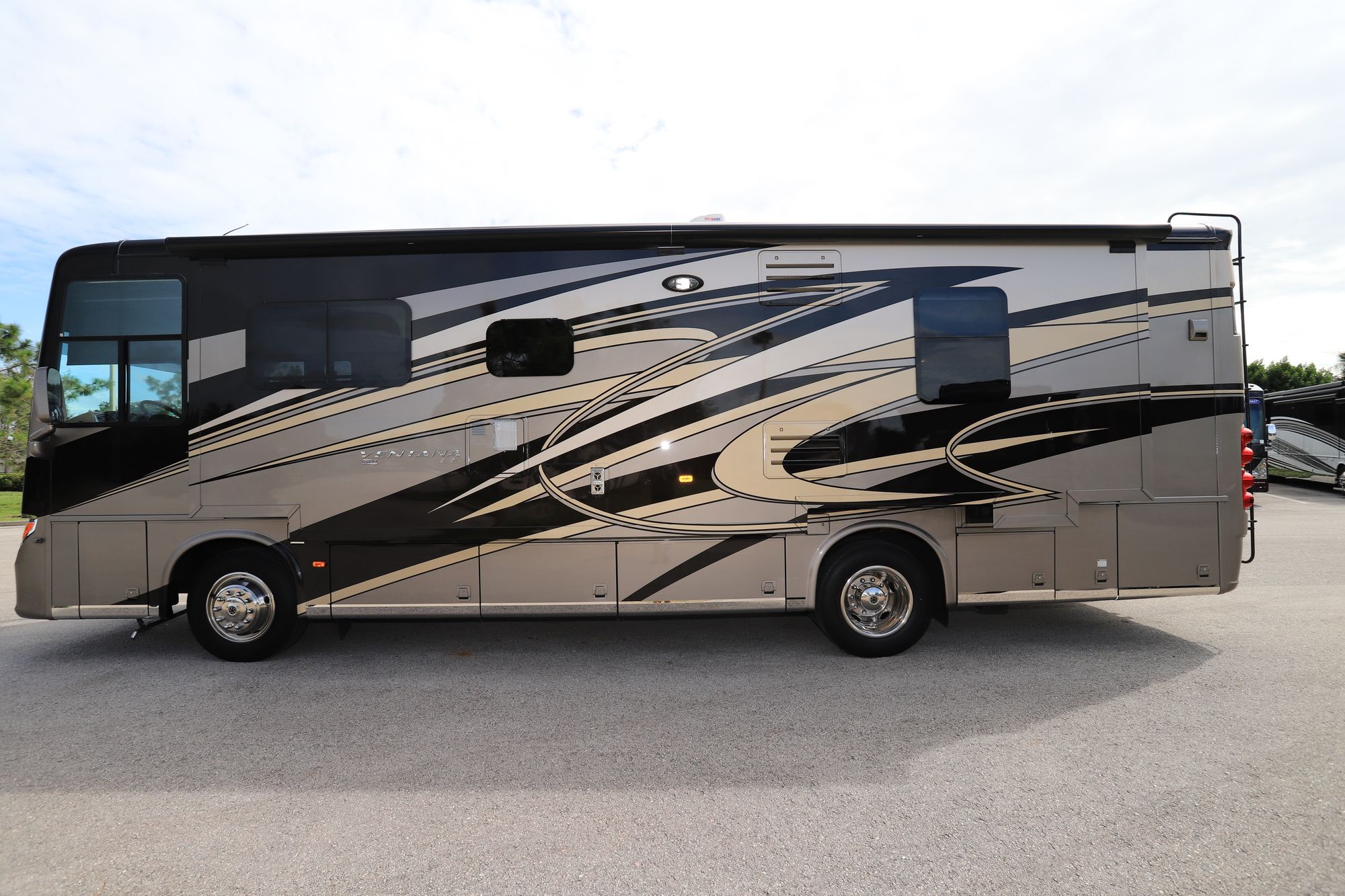 Used 2016 Newmar Ventana Le 3436 Class A  For Sale