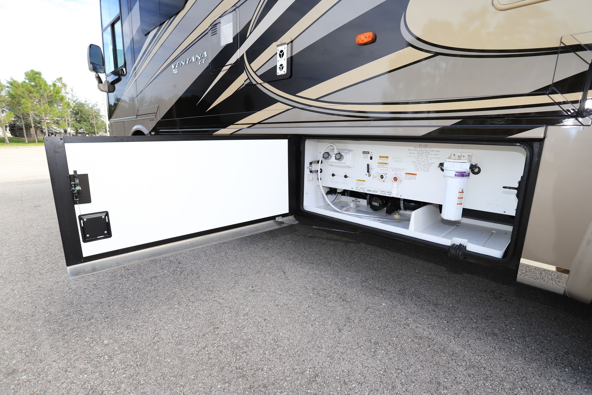 Used 2016 Newmar Ventana Le 3436 Class A  For Sale