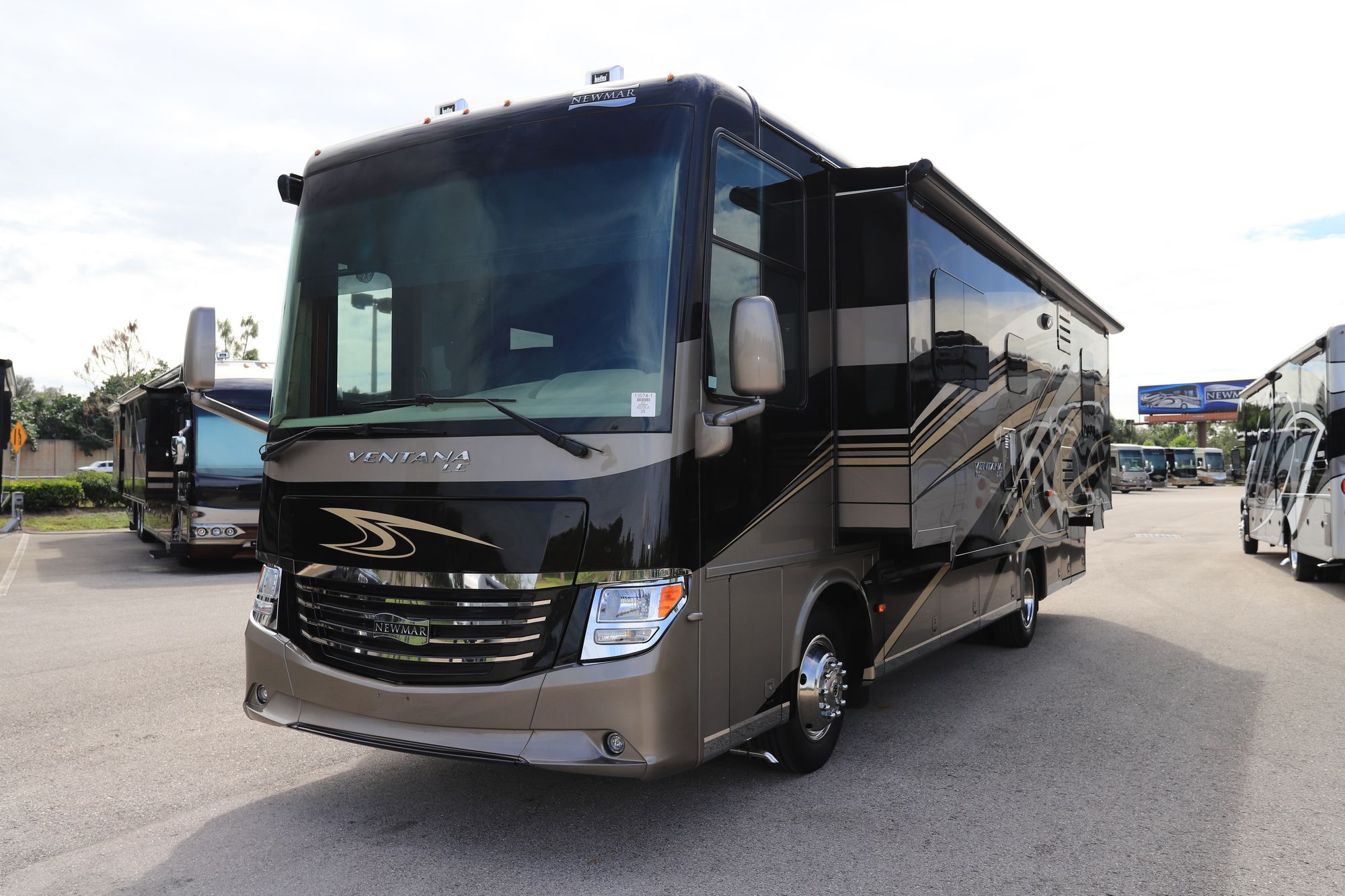 Used 2016 Newmar Ventana Le 3436 Class A  For Sale