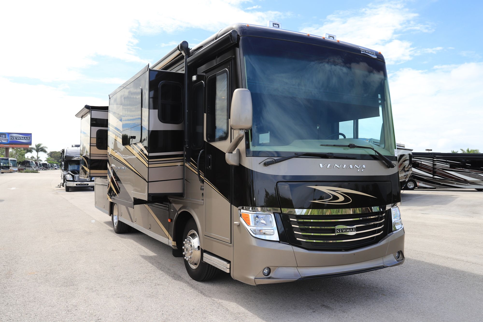 Used 2016 Newmar Ventana Le 3436 Class A  For Sale