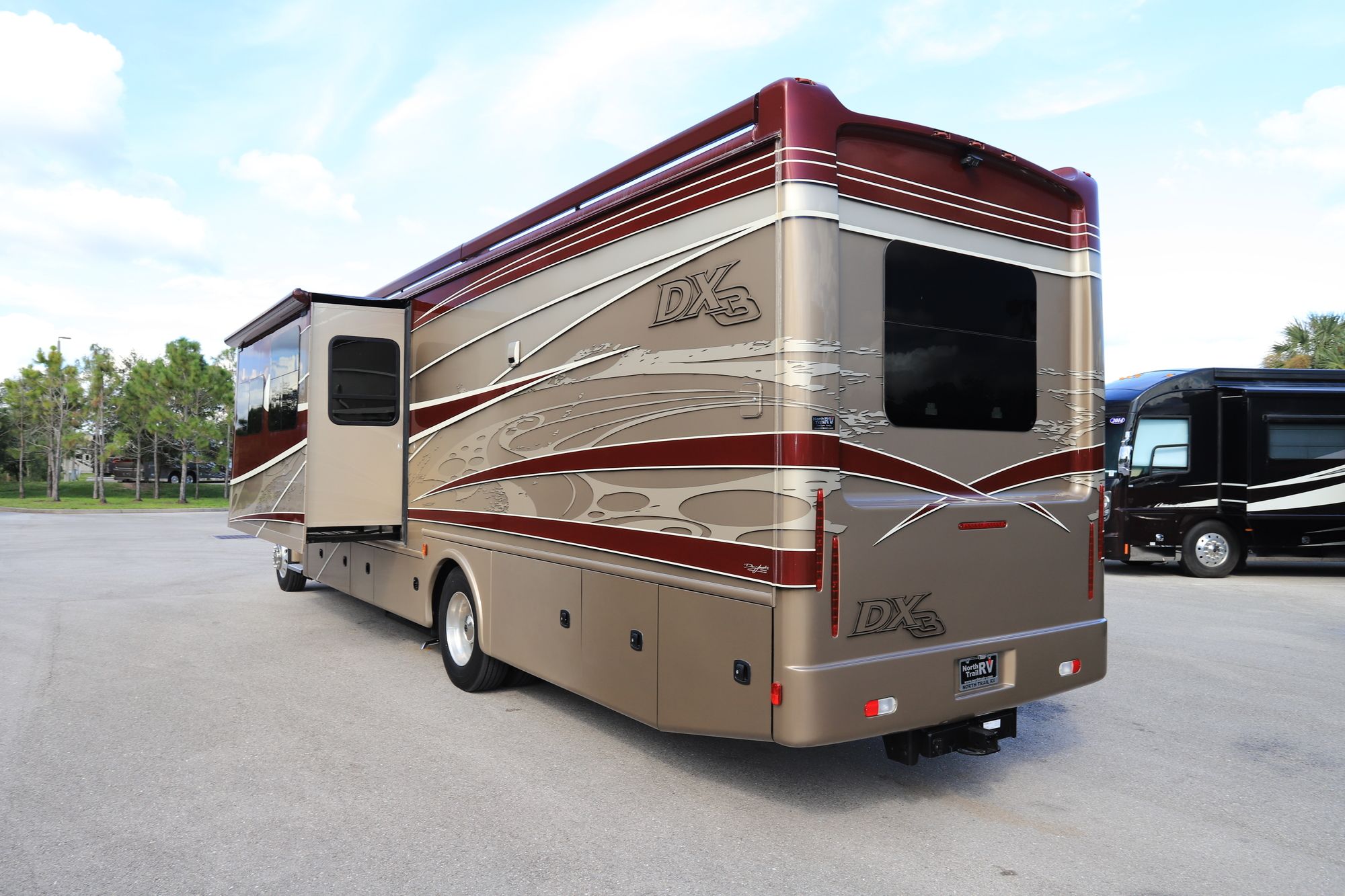 Used 2018 Dynamax Dx3 37TS Super C  For Sale