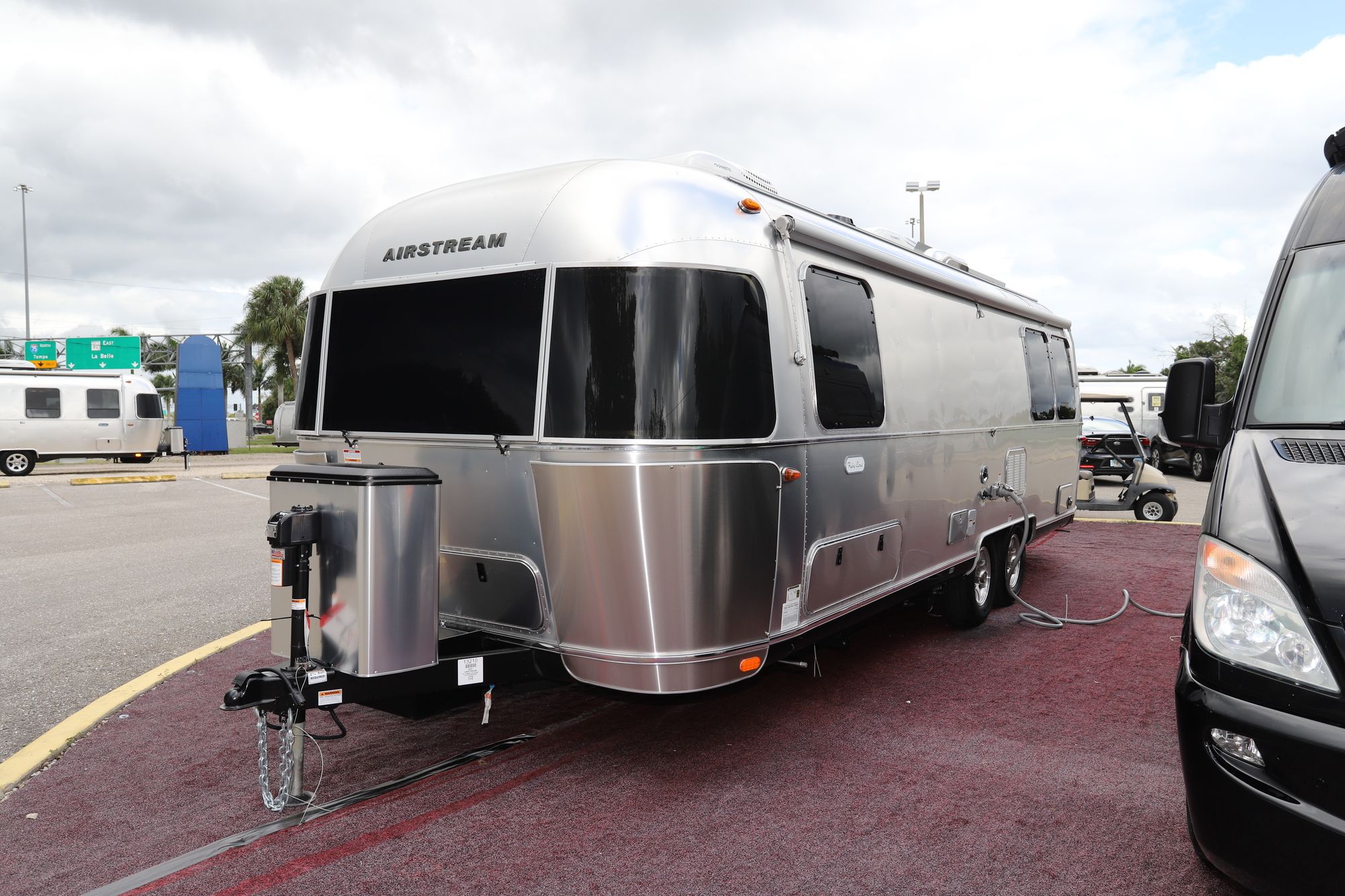 New 2021 Airstream Flying Cloud 27FB Travel Trailer  For Sale