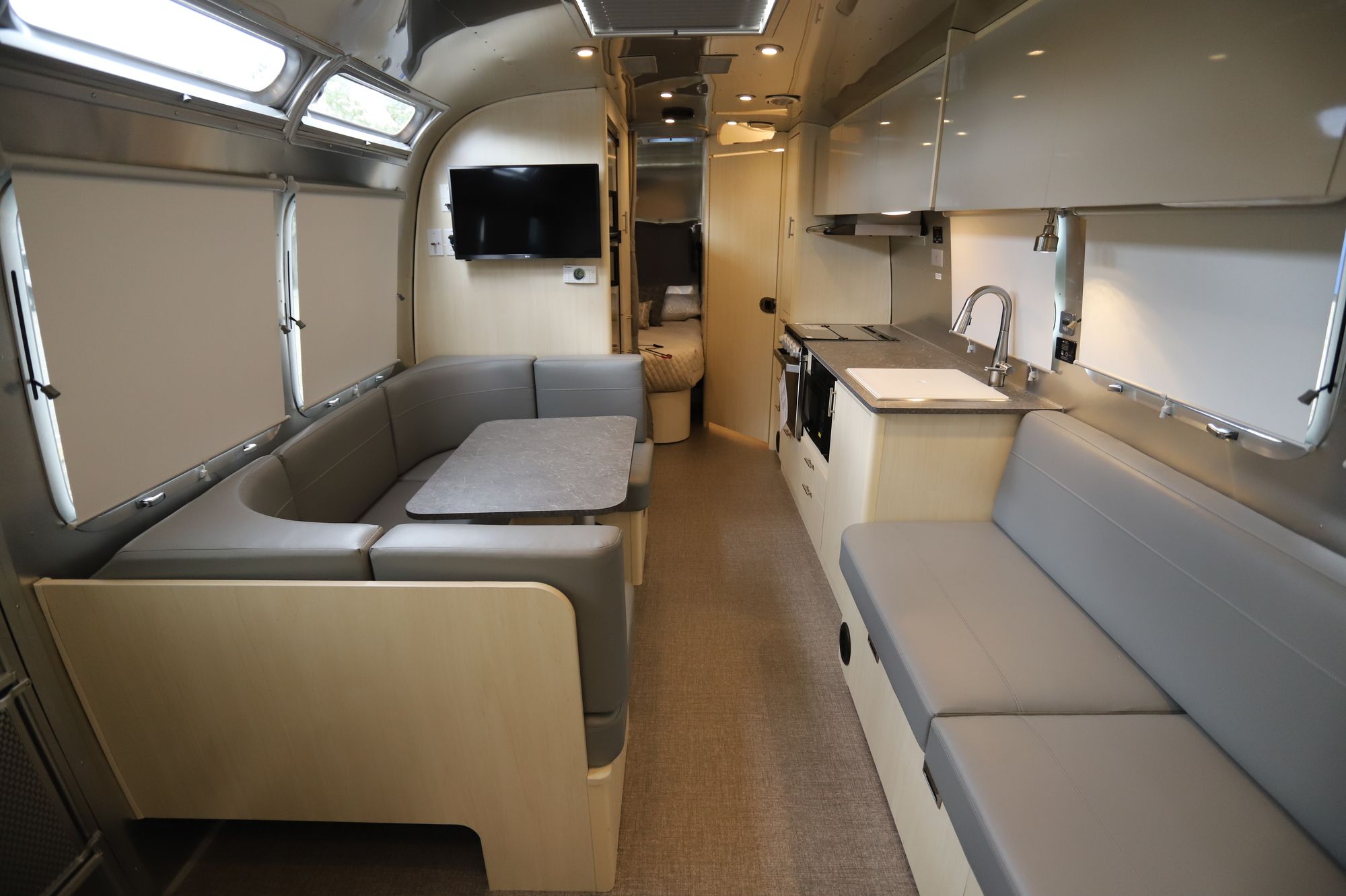 New 2021 Airstream Flying Cloud 30FB Travel Trailer  For Sale