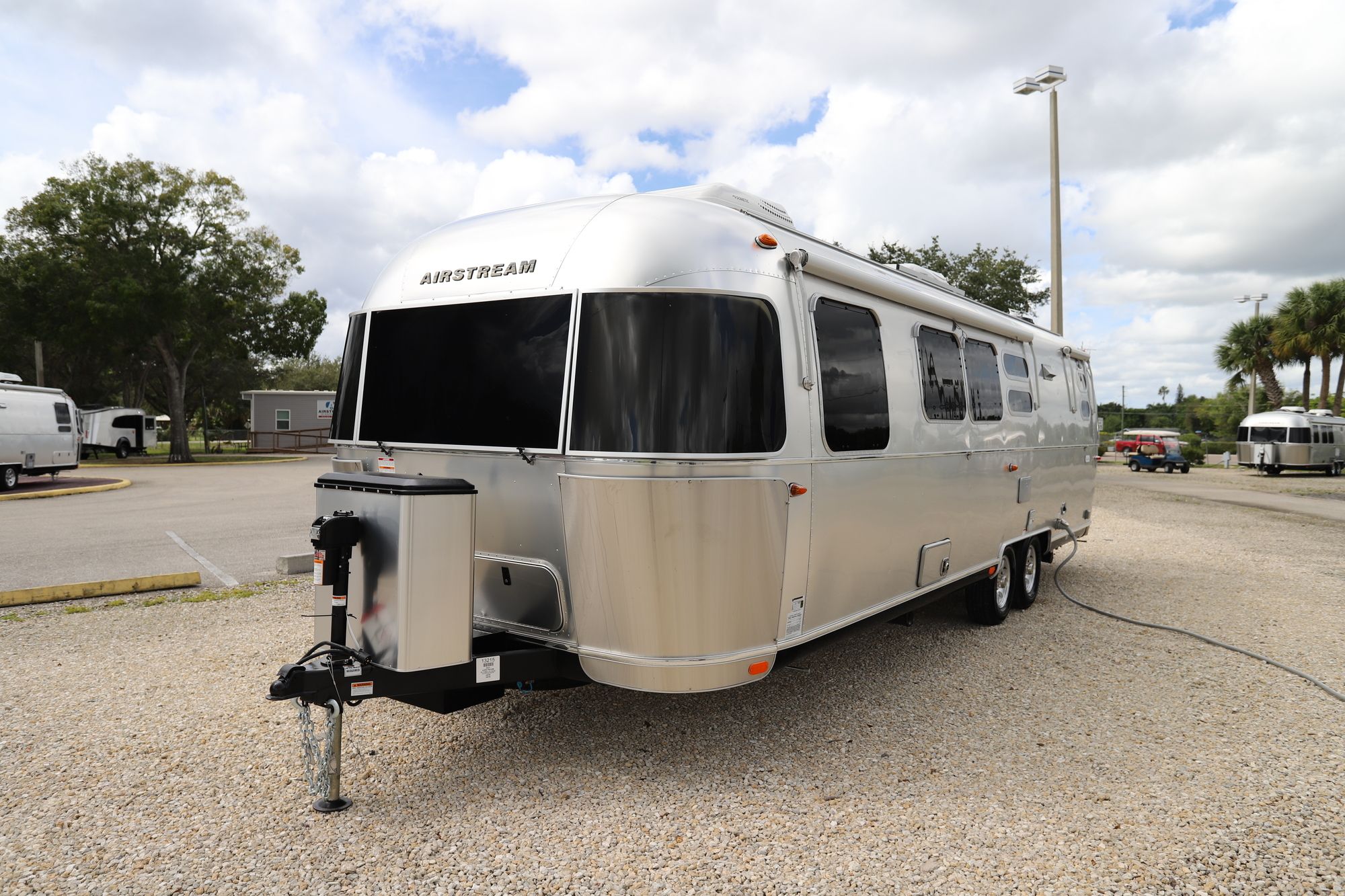 New 2021 Airstream Flying Cloud 30FB Travel Trailer  For Sale