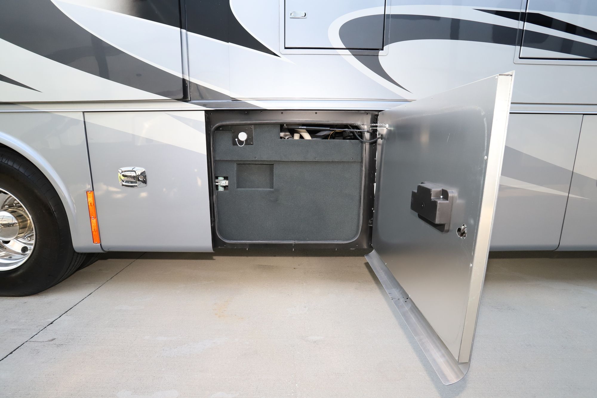 New 2021 Tiffin Motor Homes Phaeton 40IH Class A  For Sale