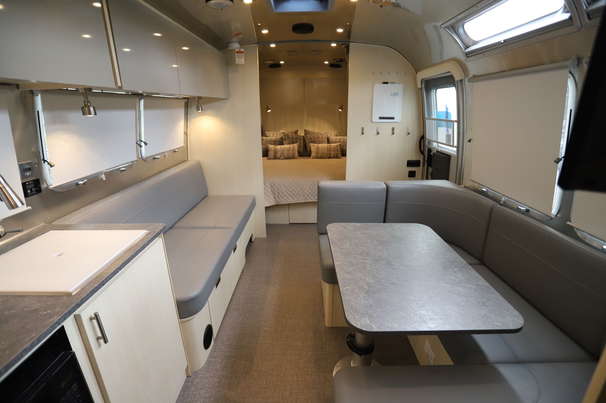 New 2021 Airstream Flying Cloud 30FB Travel Trailer  For Sale