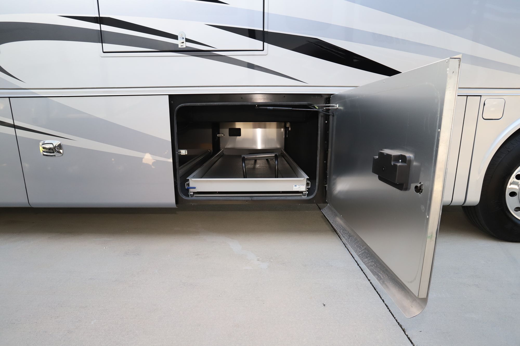 New 2021 Tiffin Motor Homes Phaeton 40IH Class A  For Sale