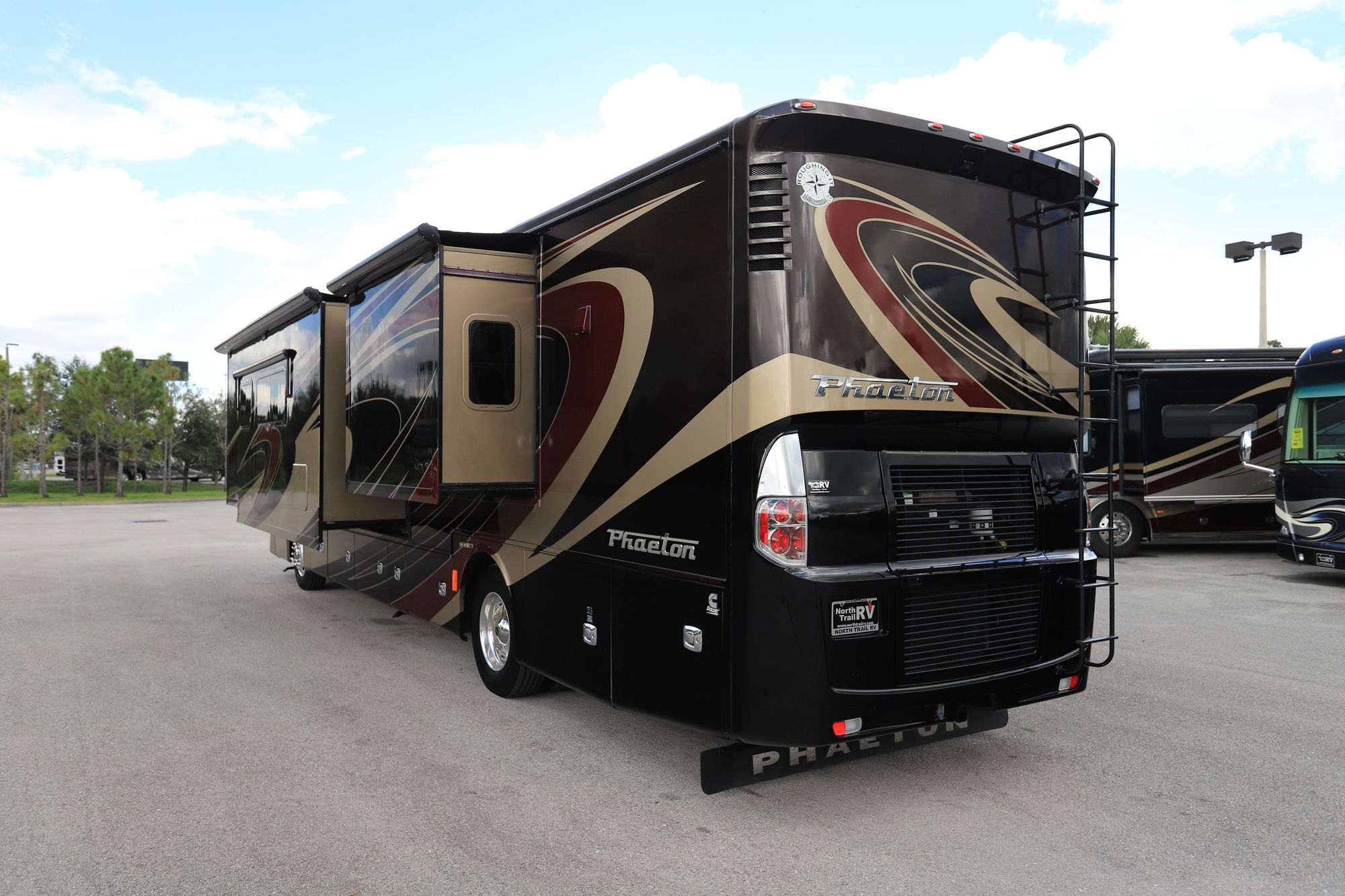 Used 2015 Tiffin Motor Homes Phaeton 40QBH Class A  For Sale