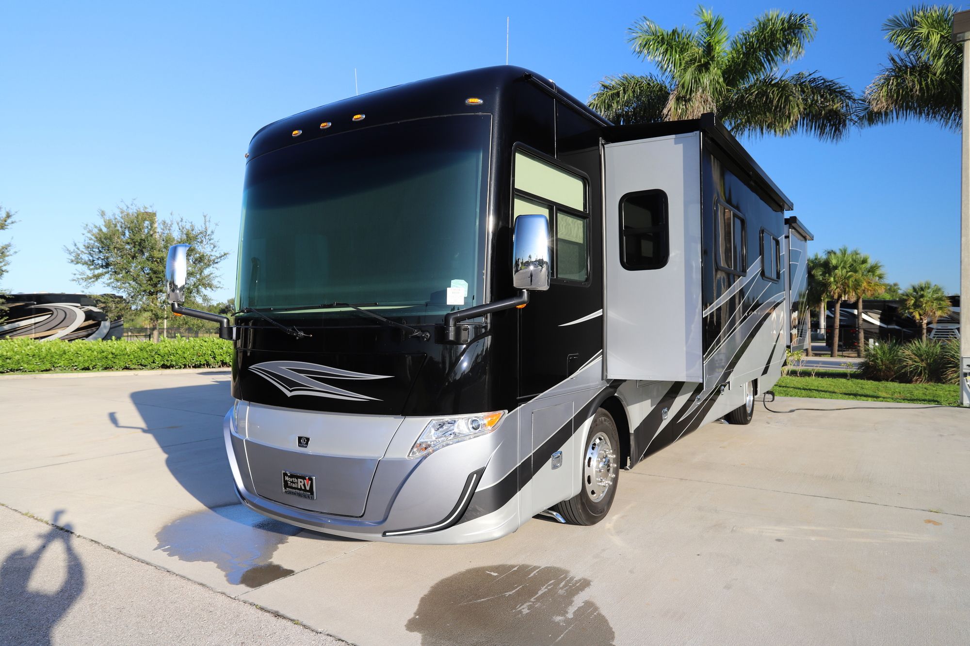 New 2021 Tiffin Motor Homes Allegro Red 38KA Class A  For Sale