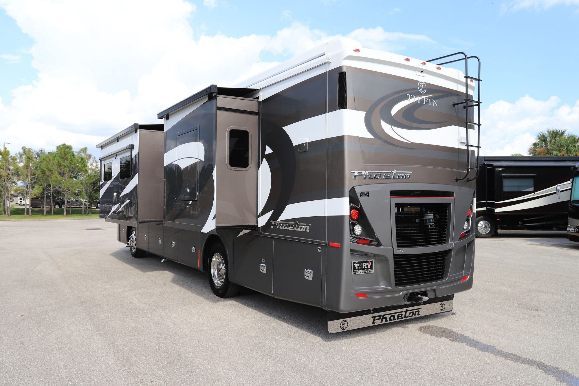 New 2021 Tiffin Motor Homes Phaeton 37BH Class A  For Sale