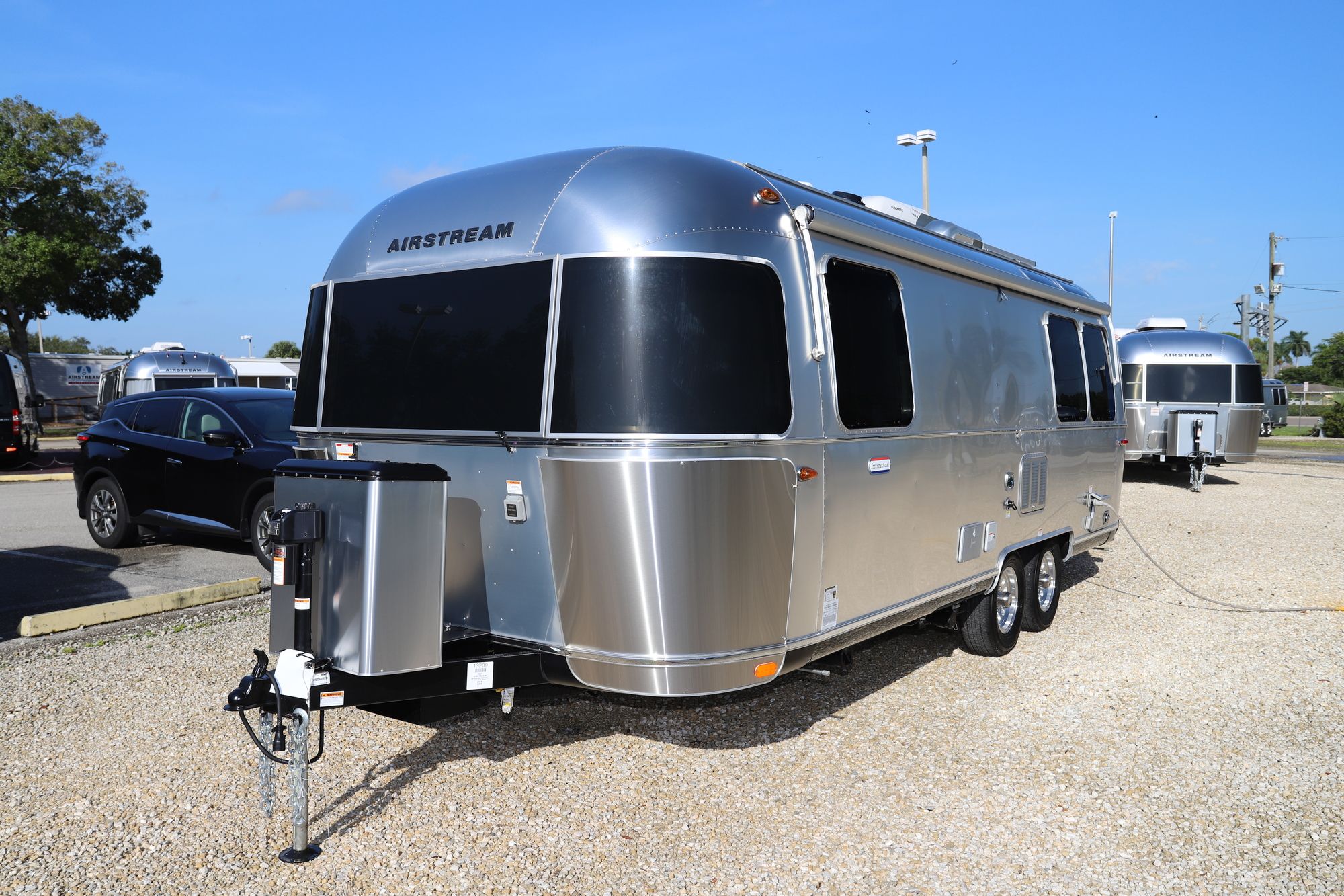 New 2021 Airstream International 25FB Travel Trailer  For Sale