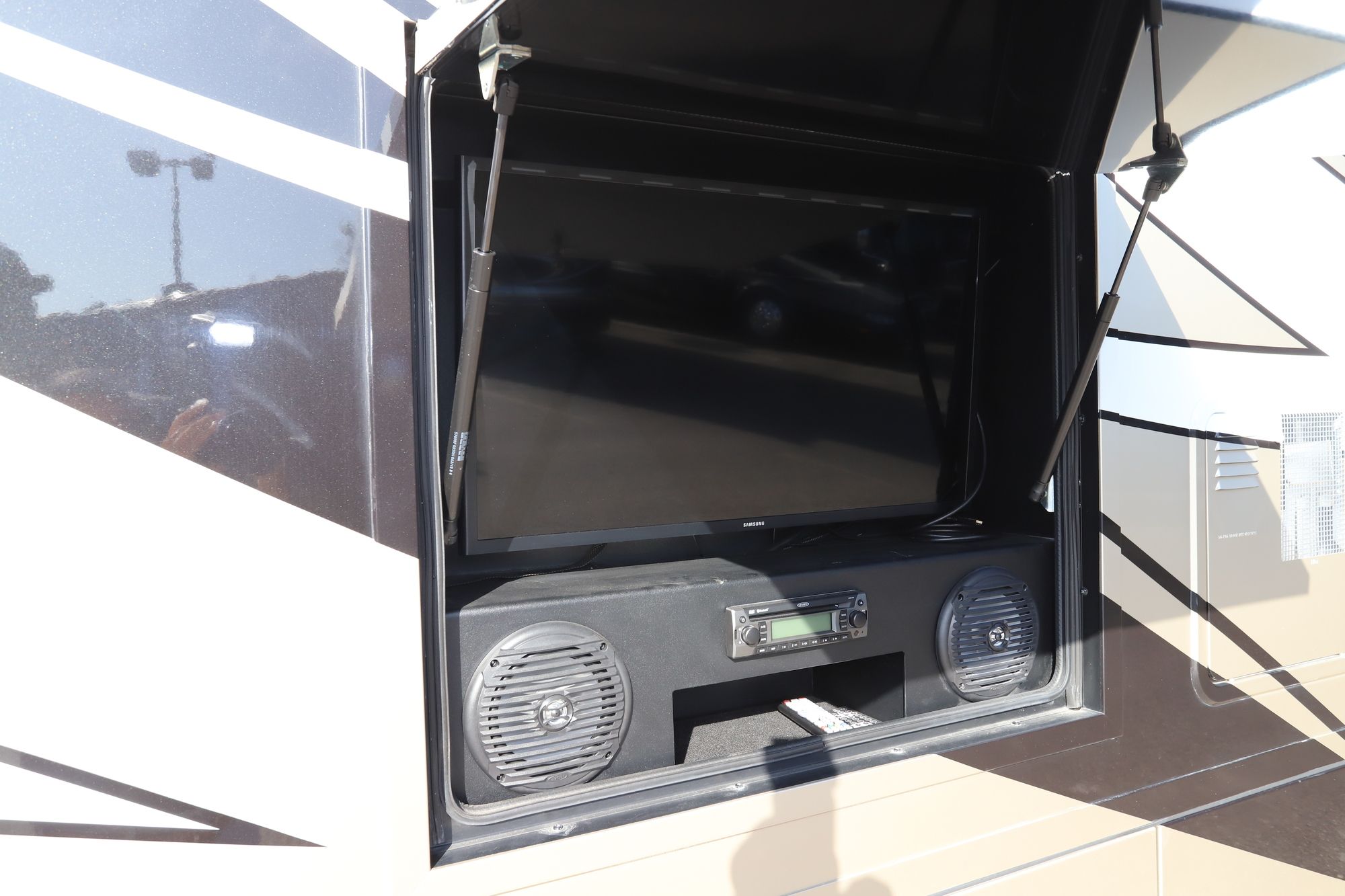 Used 2019 Renegade Rv Verona 36VSB Super C  For Sale