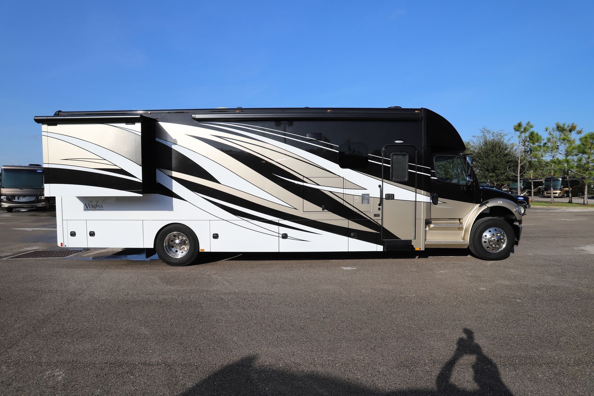 Used 2019 Renegade Rv Verona 36VSB Super C  For Sale