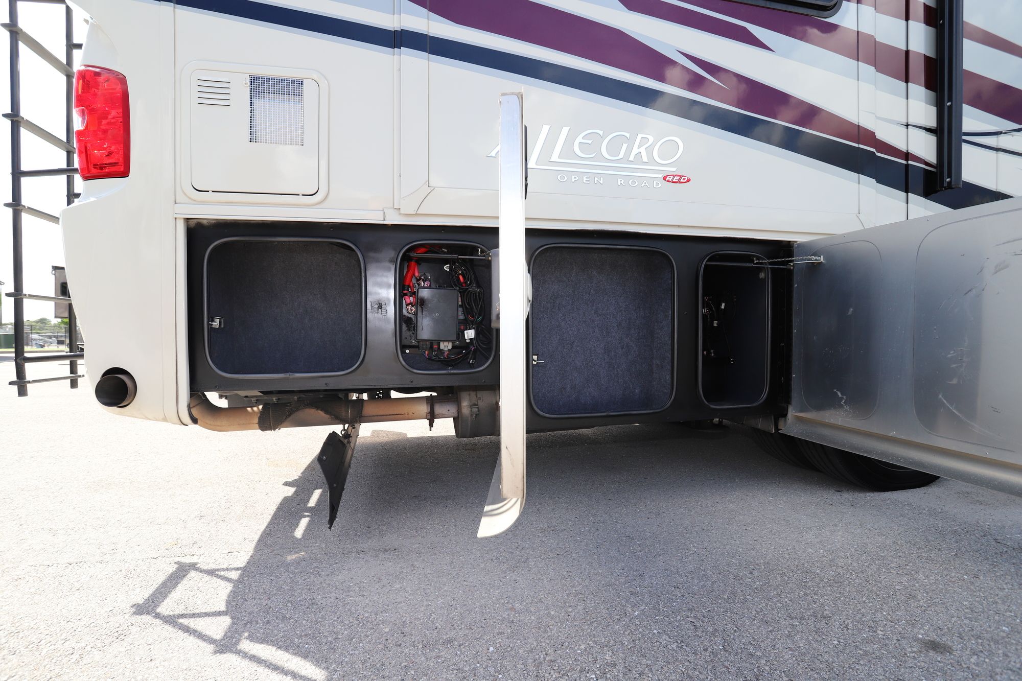 Used 2016 Tiffin Motor Homes Allegro Red 33AA Class A  For Sale