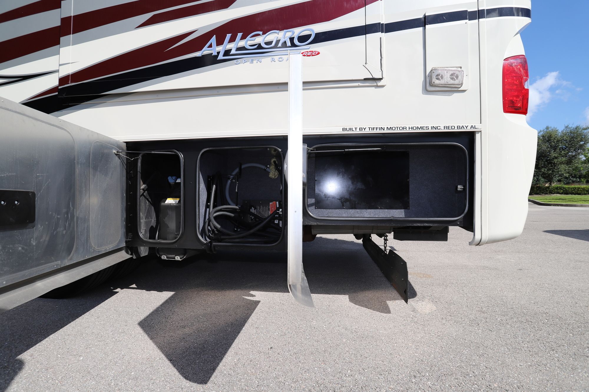 Used 2016 Tiffin Motor Homes Allegro Red 33AA Class A  For Sale