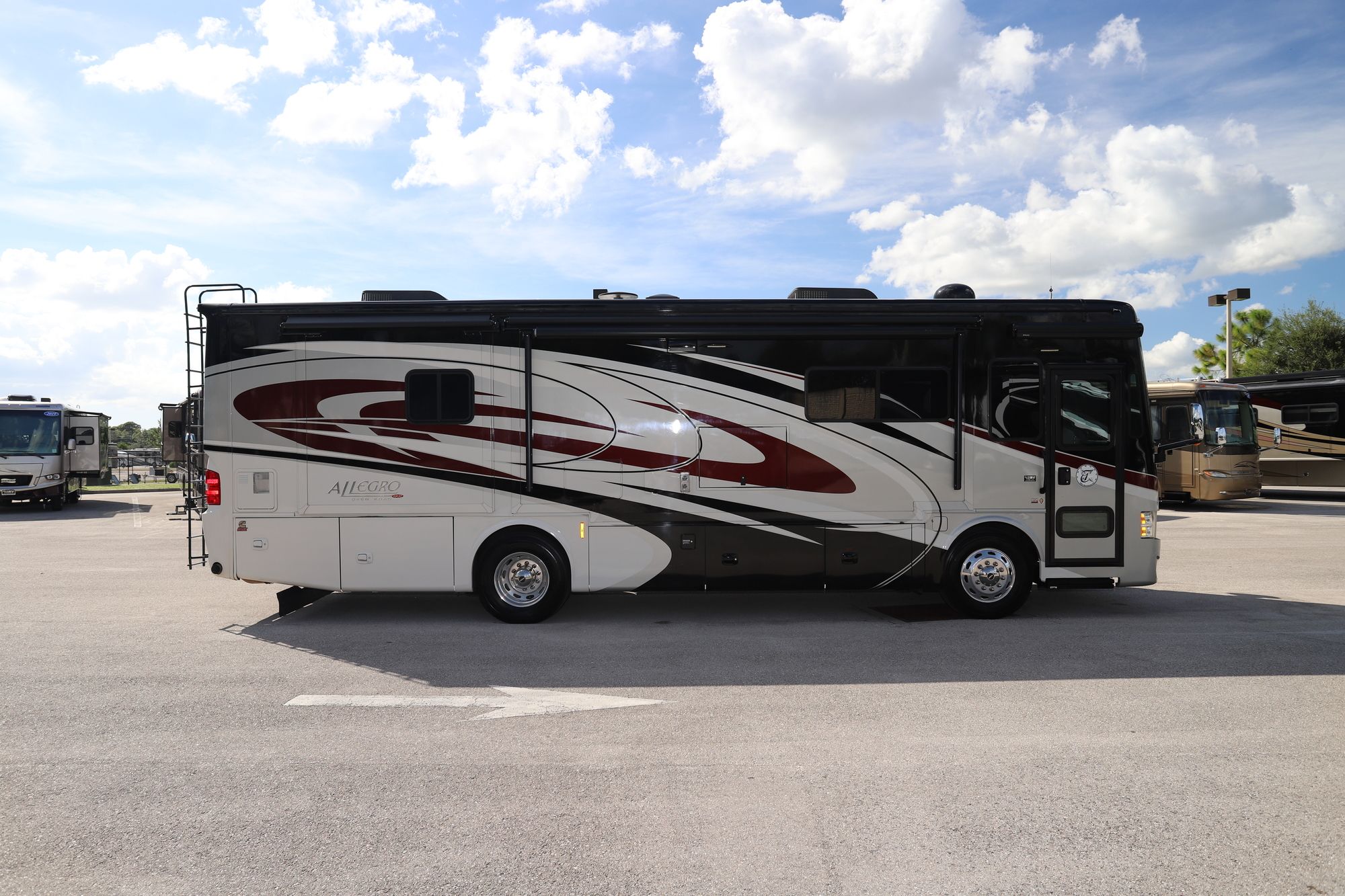 Used 2016 Tiffin Motor Homes Allegro Red 33AA Class A  For Sale