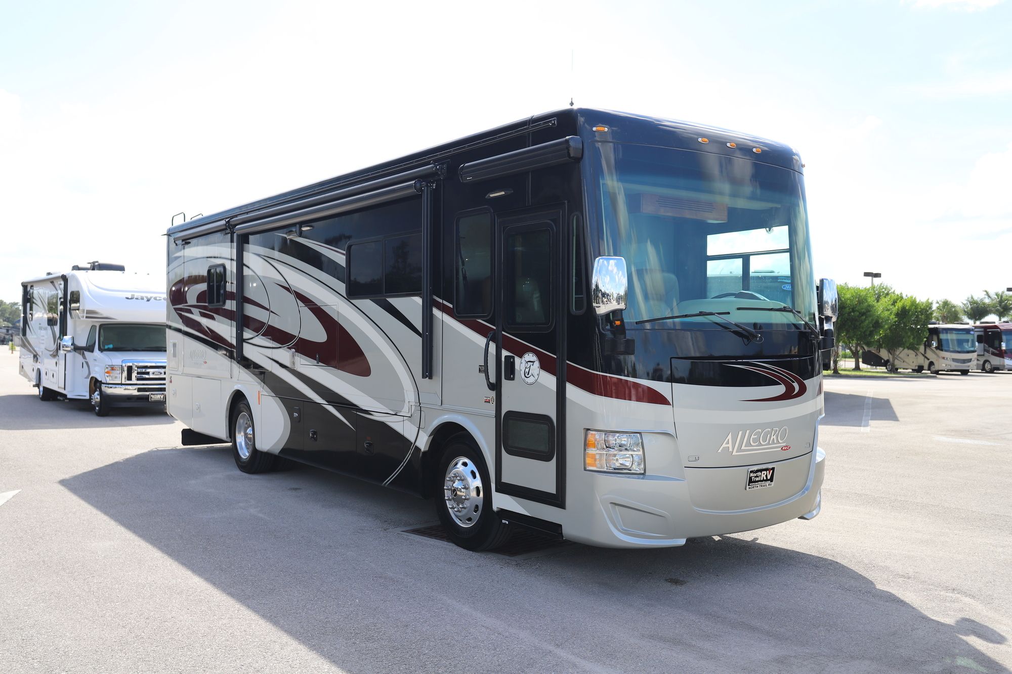 Used 2016 Tiffin Motor Homes Allegro Red 33AA Class A  For Sale