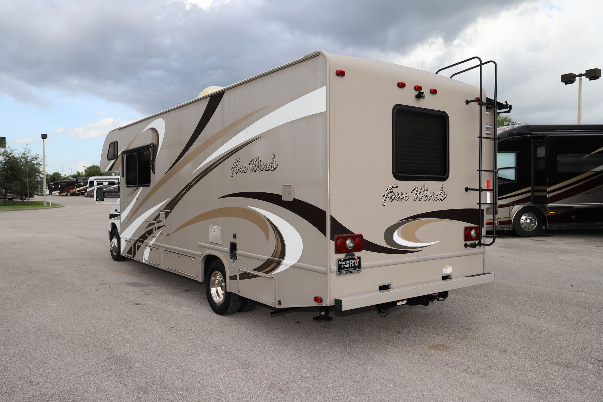 Used 2015 Thor Fourwinds 28Z Class C  For Sale