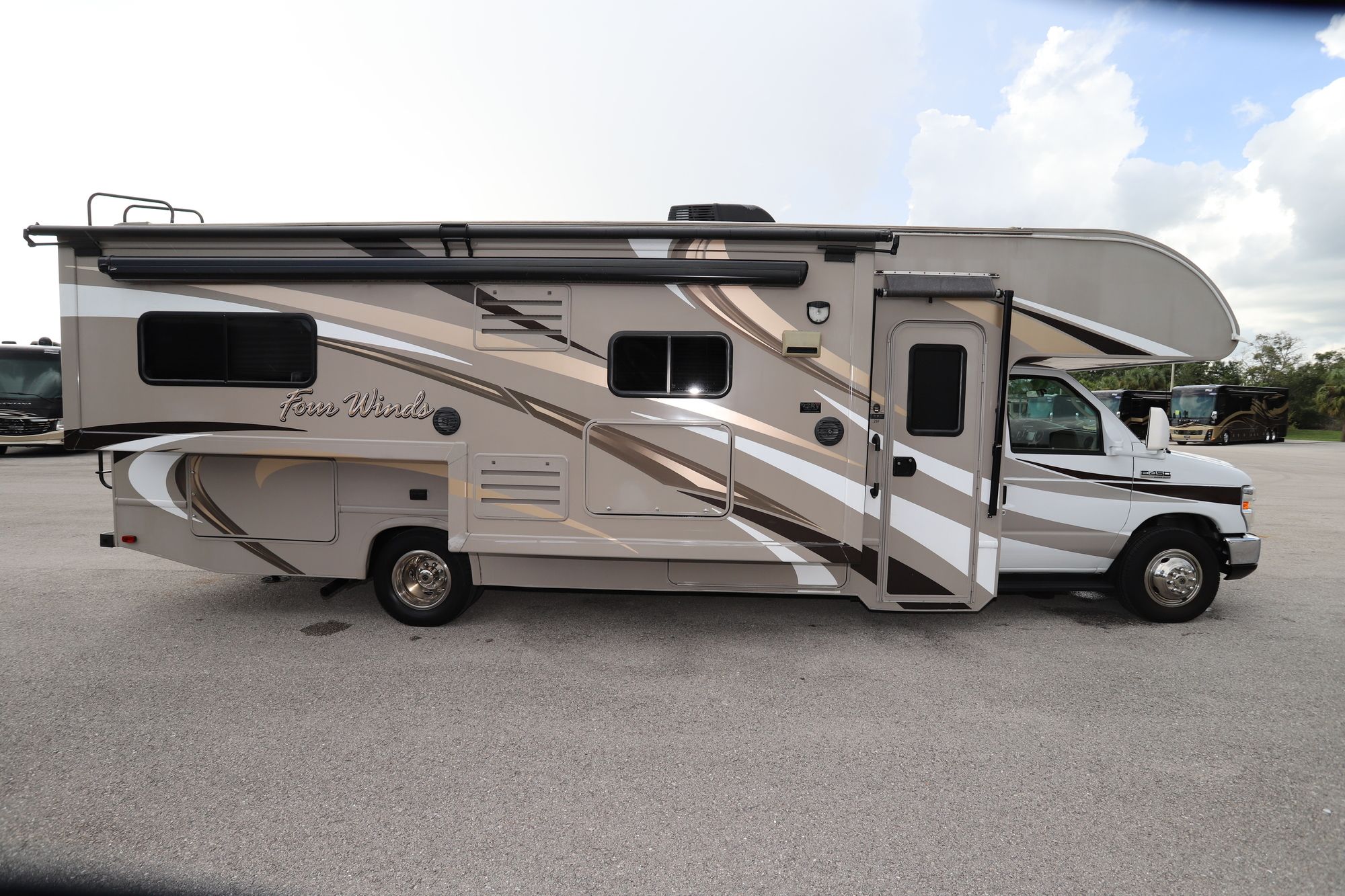 Used 2015 Thor Fourwinds 28Z Class C  For Sale