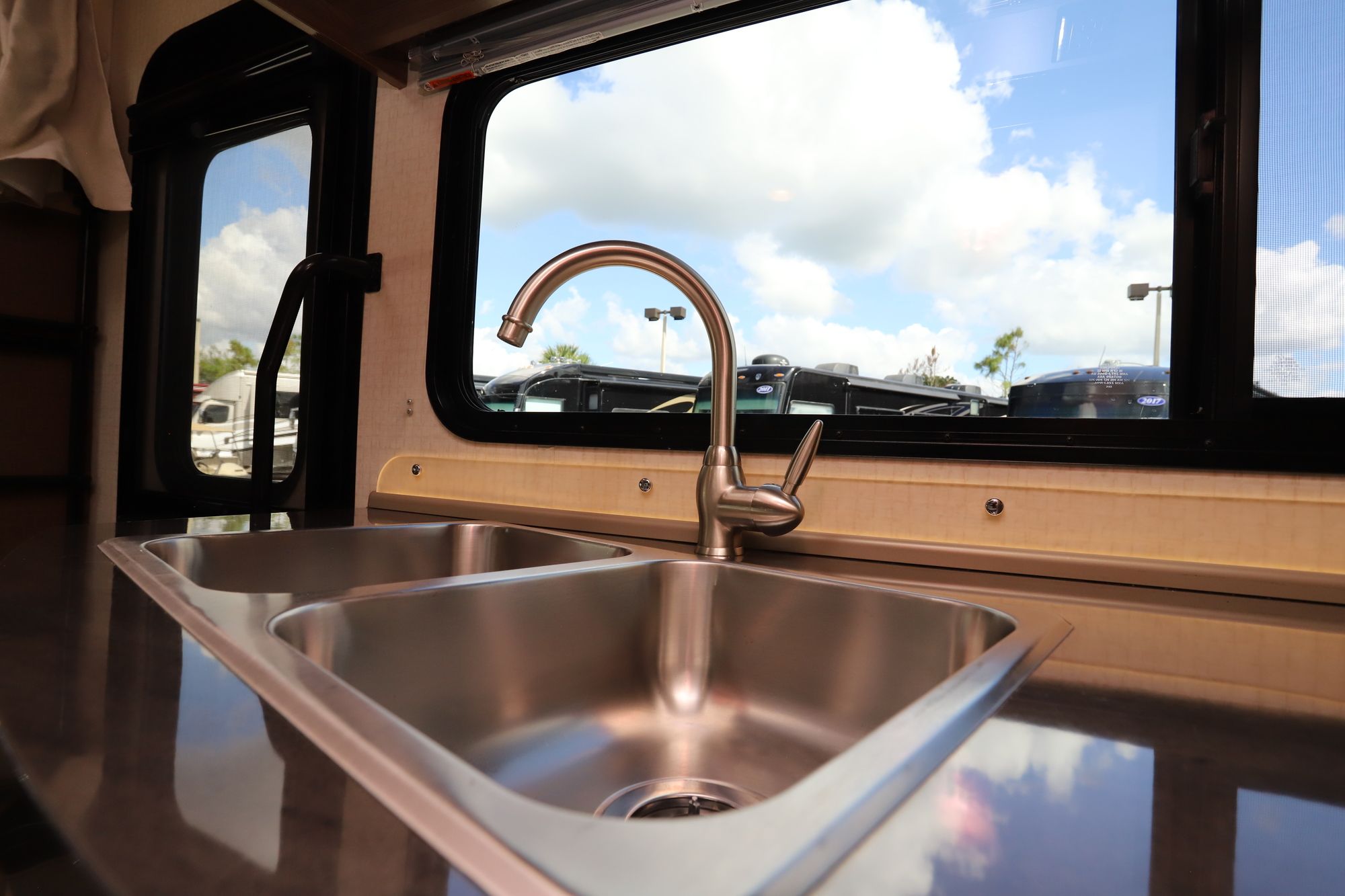 Used 2015 Itasca Navion 24G Class C  For Sale