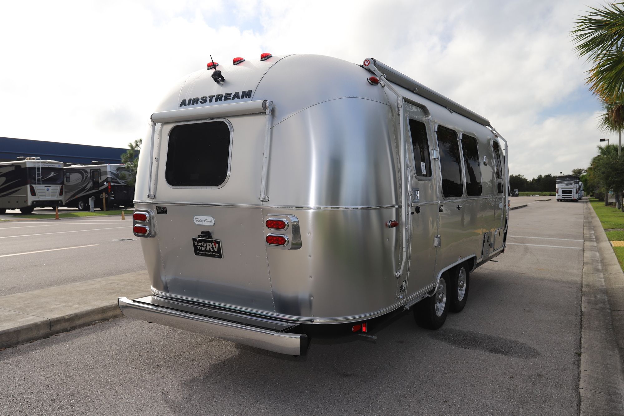 New 2021 Airstream Flying Cloud 23FB Travel Trailer  For Sale