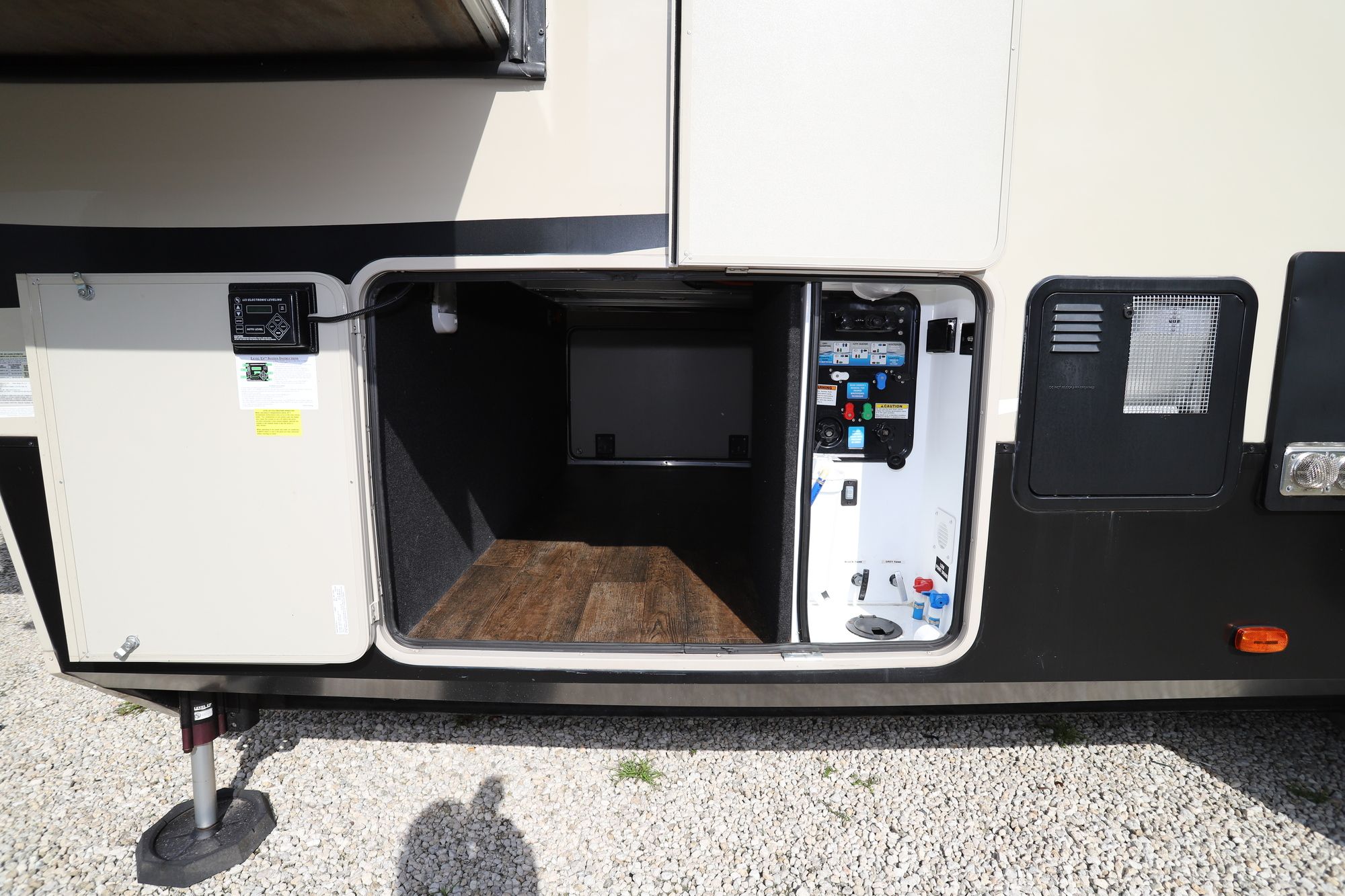 Used 2016 Grand Designe Solitude 38 375RE Fifth Wheel  For Sale