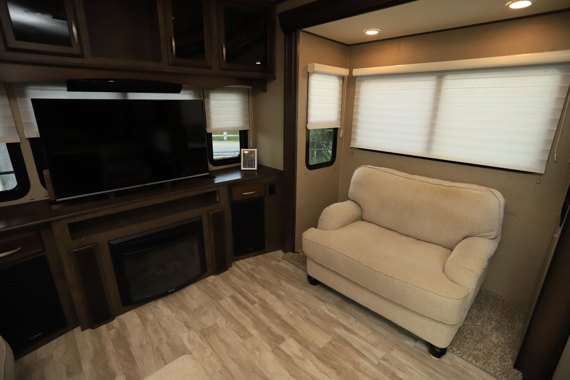 Used 2016 Grand Designe Solitude 38 375RE Fifth Wheel  For Sale