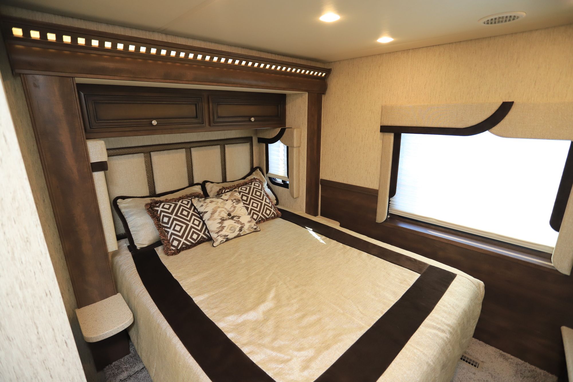 Used 2019 Newmar Bay Star Sport 2702 Class A  For Sale