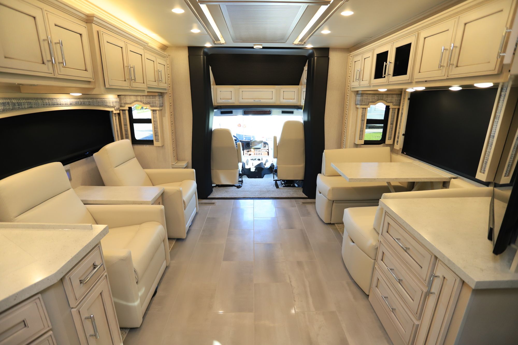 New 2021 Newmar Super Star 4061 Super C  For Sale