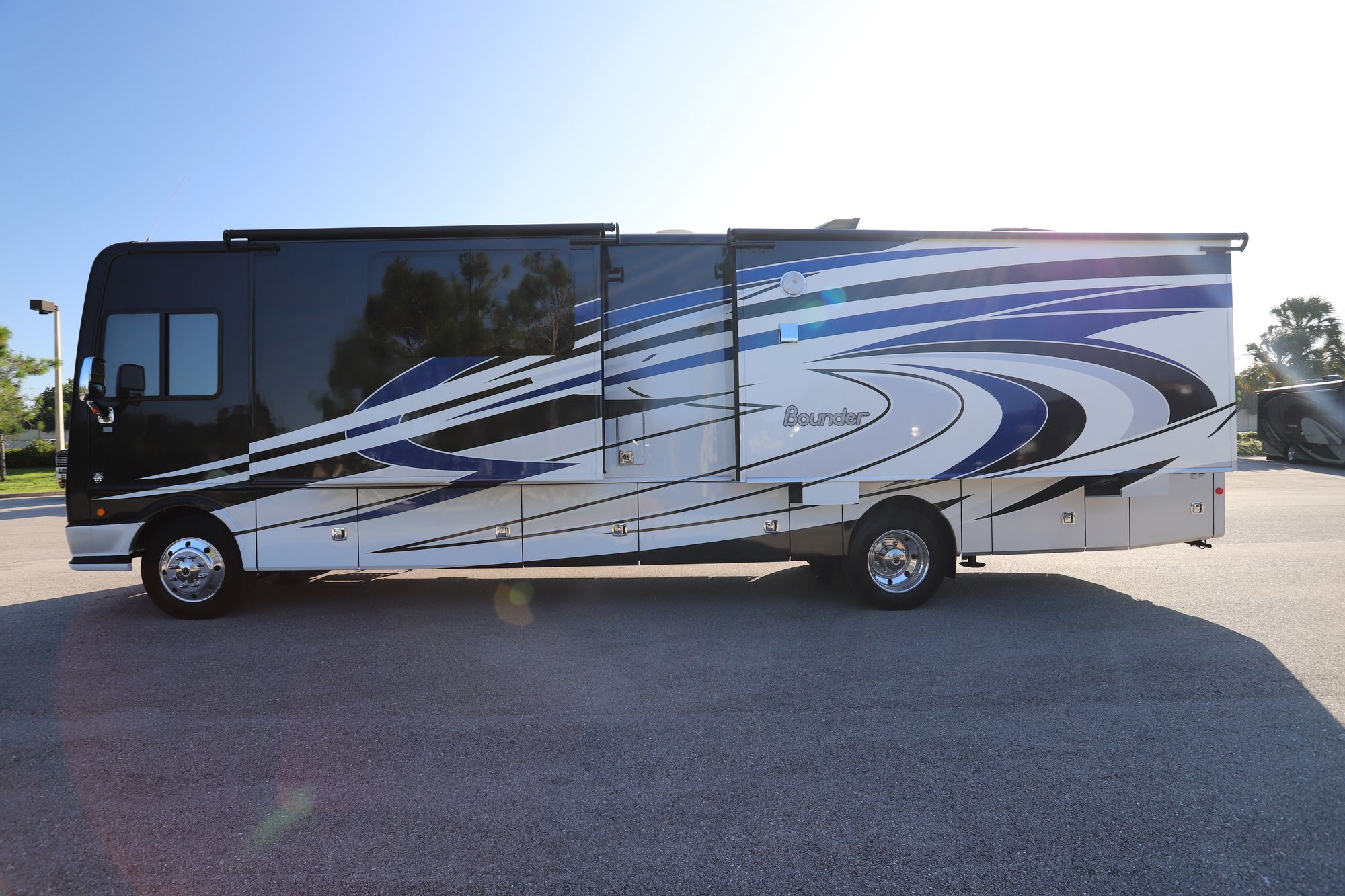 Used 2018 Fleetwood Bounder 35P Class A  For Sale