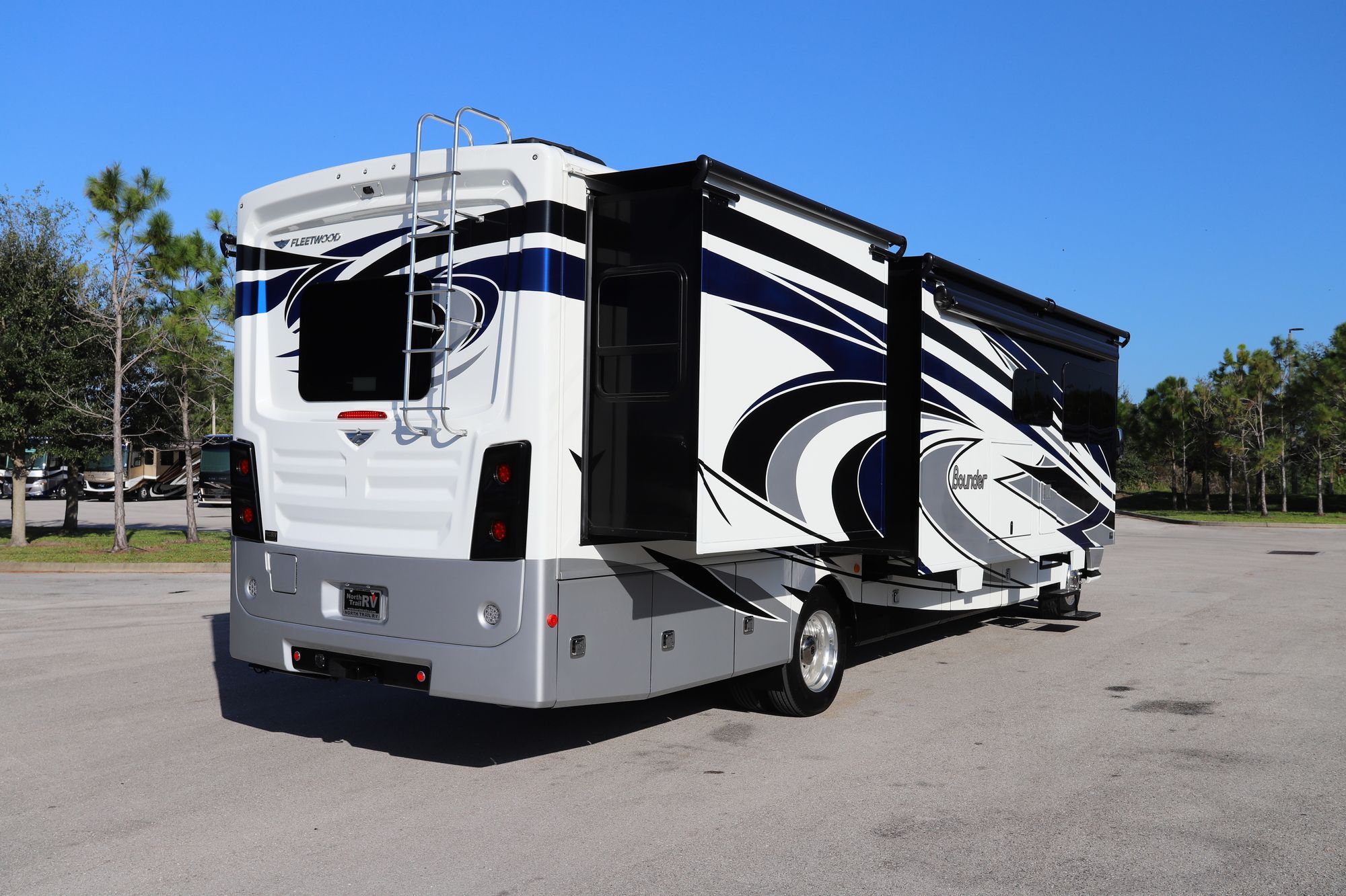 Used 2018 Fleetwood Bounder 35P Class A  For Sale