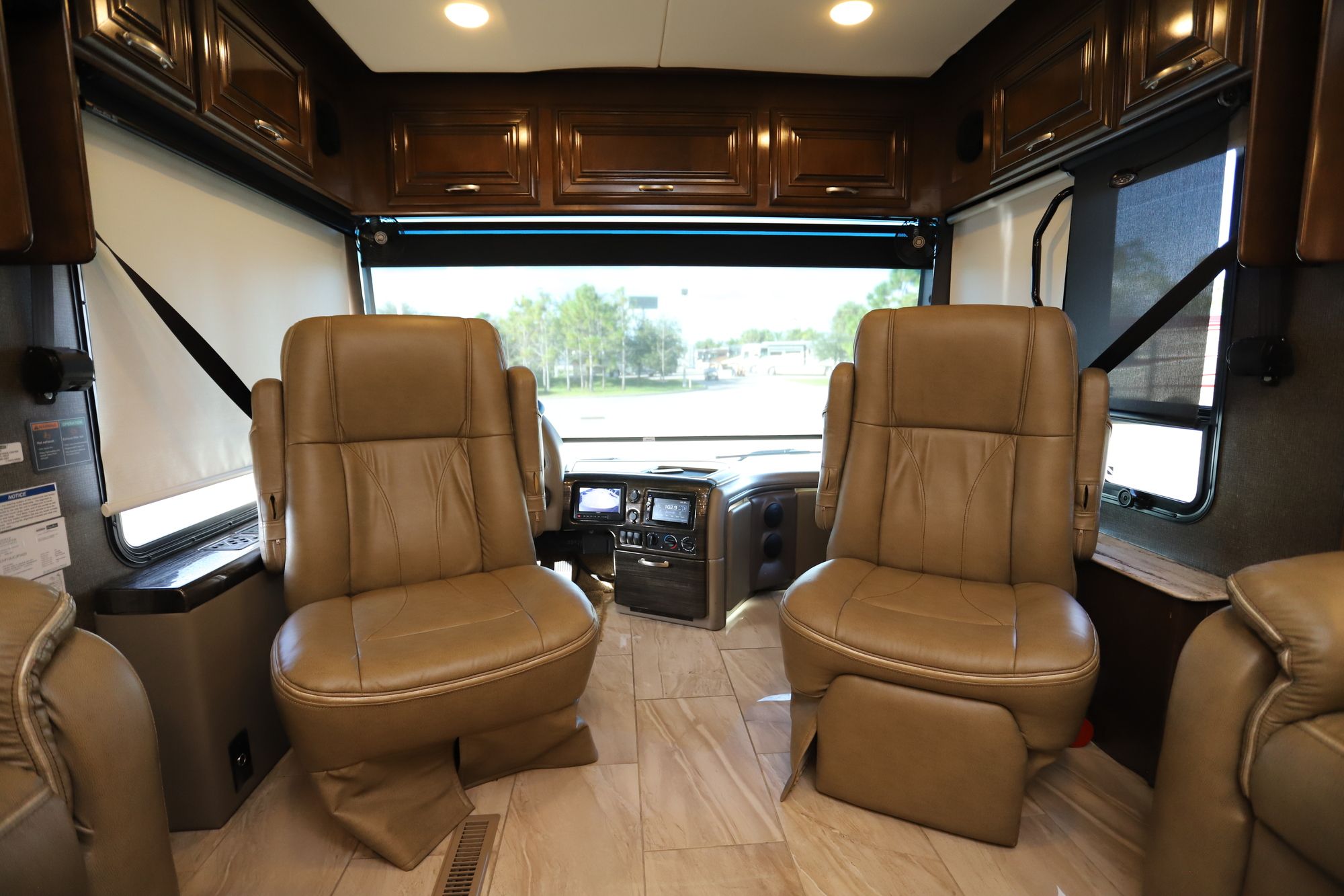 Used 2018 Thor Aria 3901 Class A  For Sale