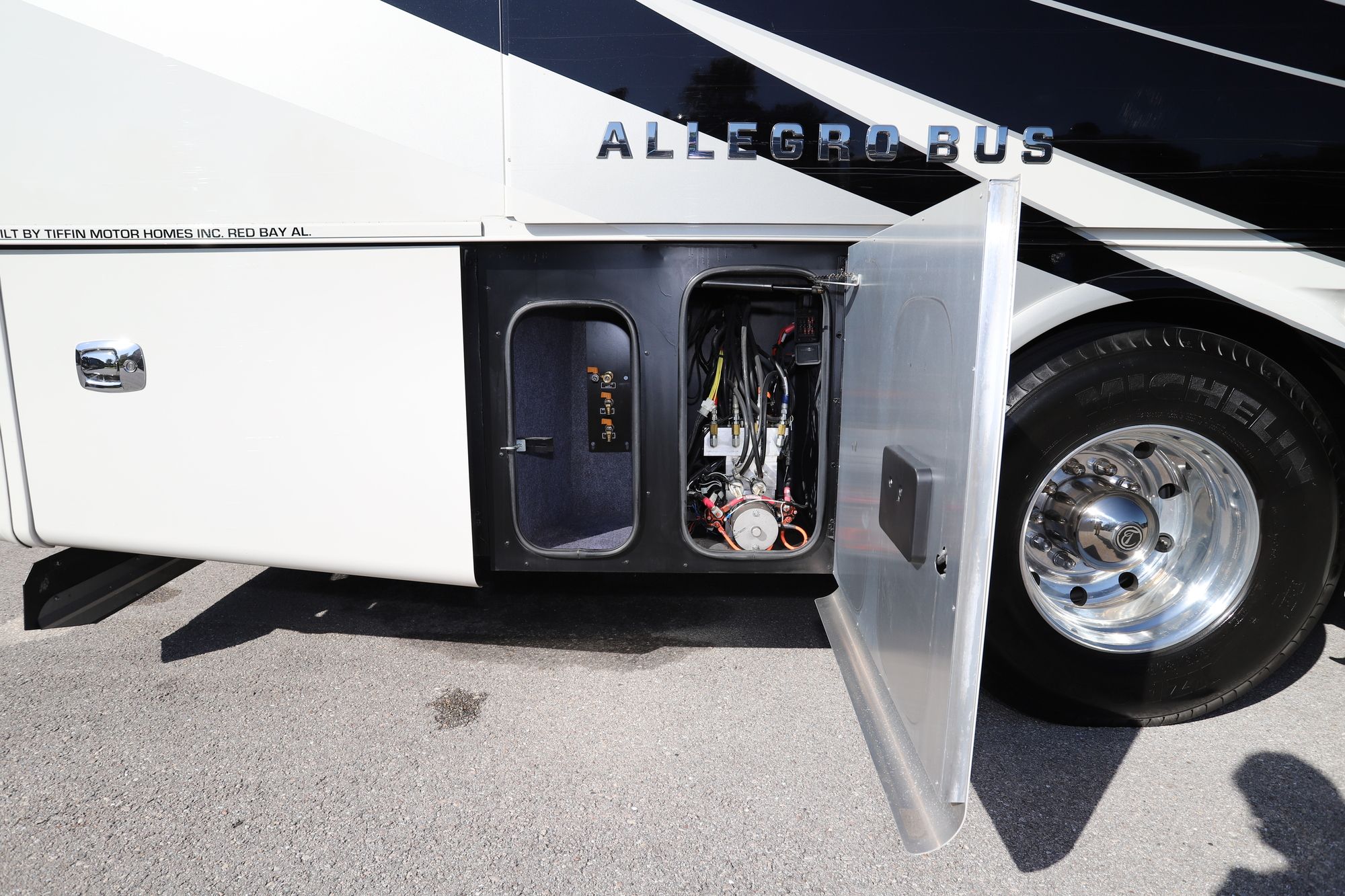 Used 2017 Tiffin Motor Homes Allegro Bus 40AP Class A  For Sale