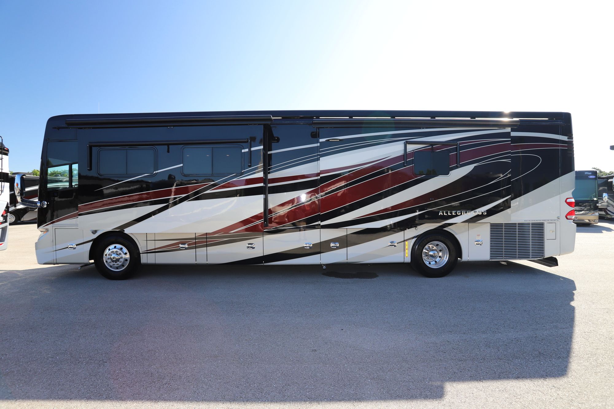 Used 2017 Tiffin Motor Homes Allegro Bus 40AP Class A  For Sale