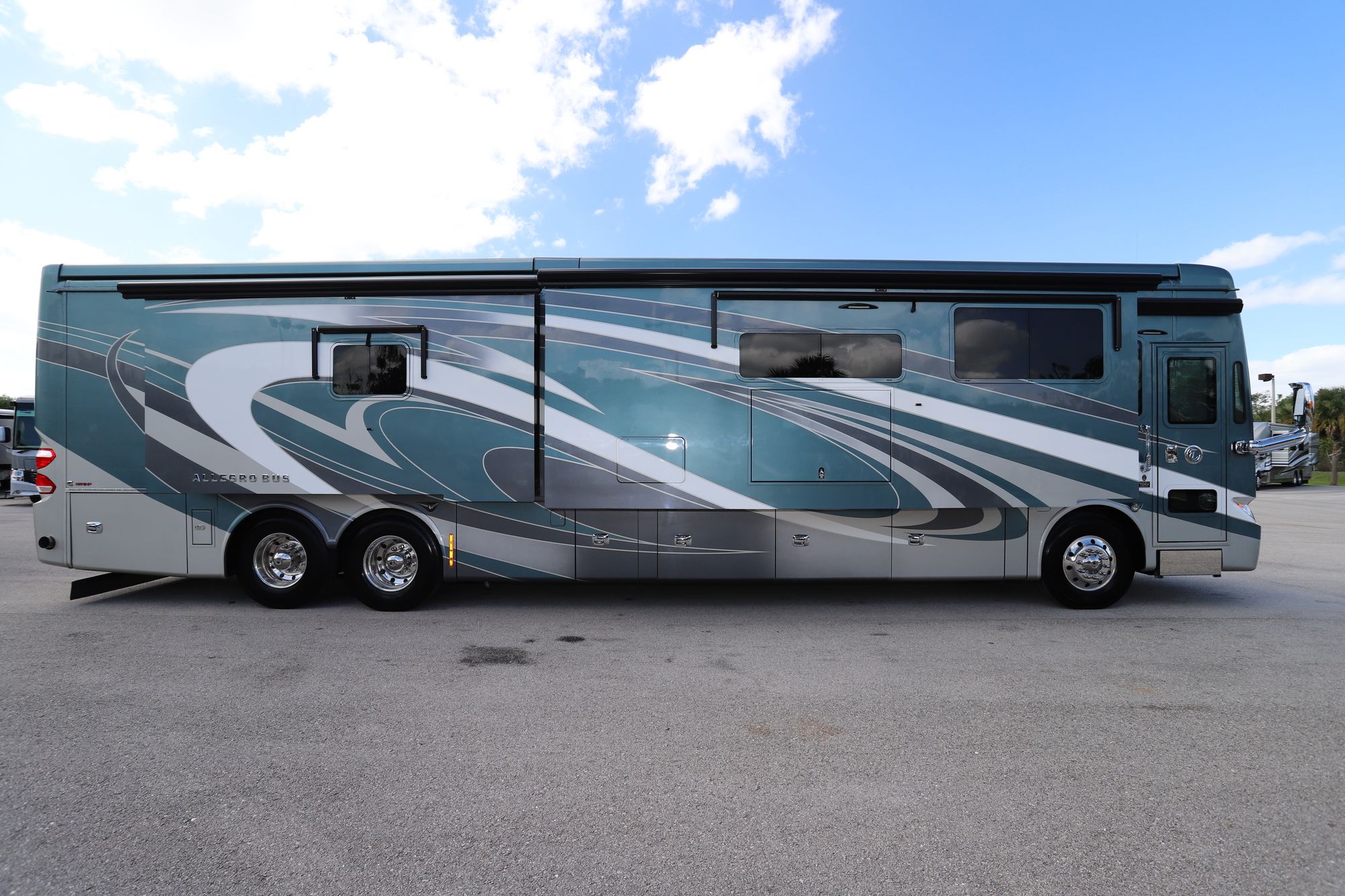 Used 2018 Tiffin Motor Homes Allegro Bus 45OPP Class A  For Sale