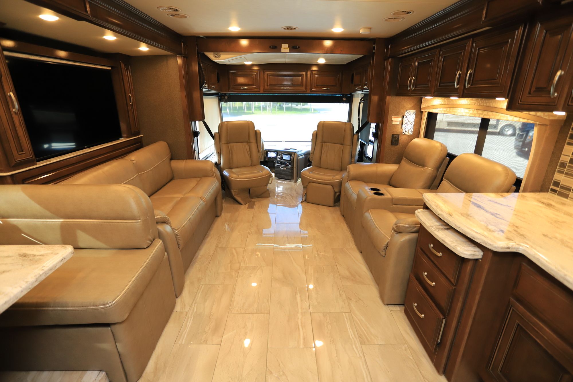 Used 2018 Thor Aria 3901 Class A  For Sale