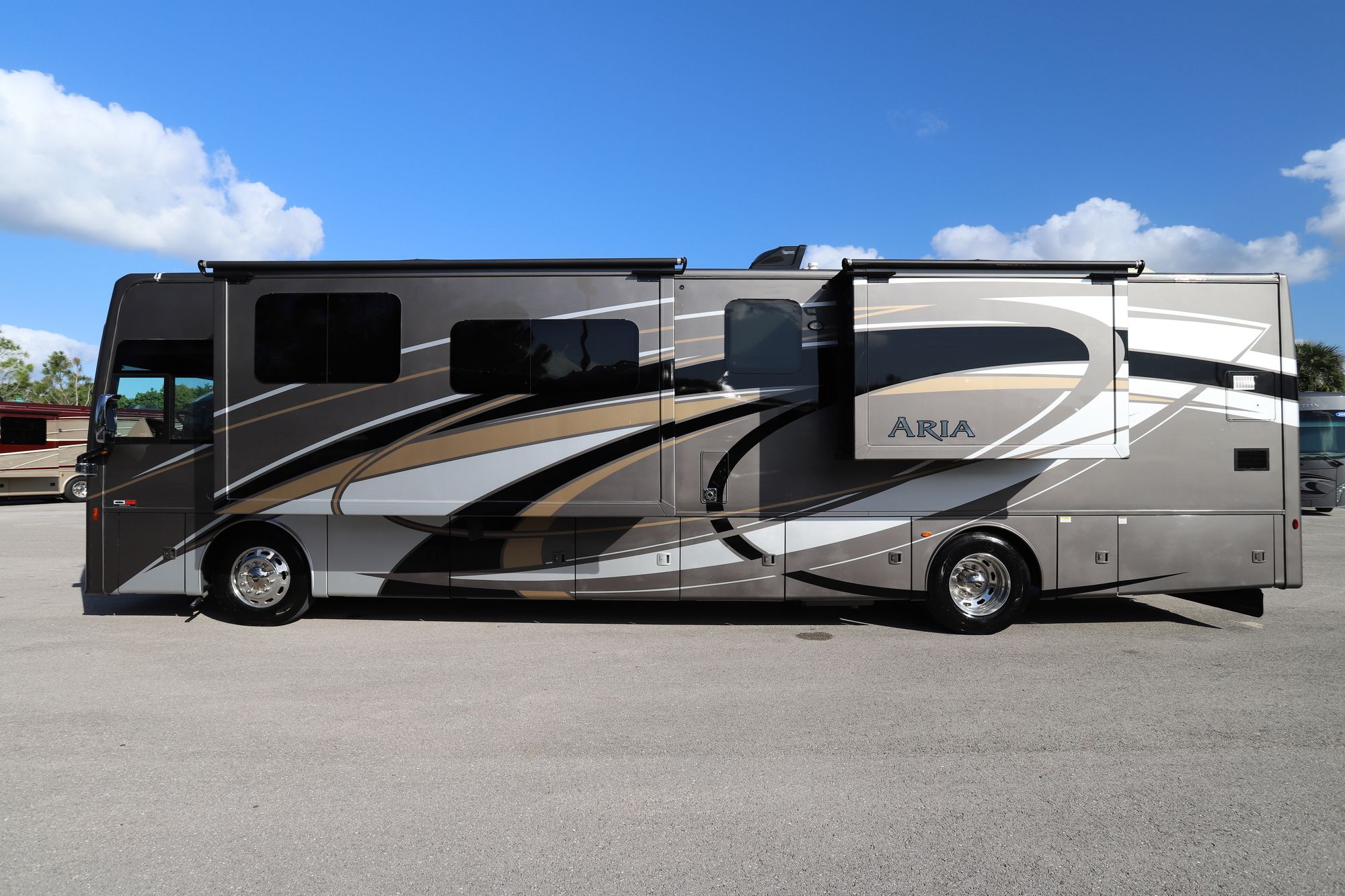 Used 2018 Thor Aria 3901 Class A  For Sale