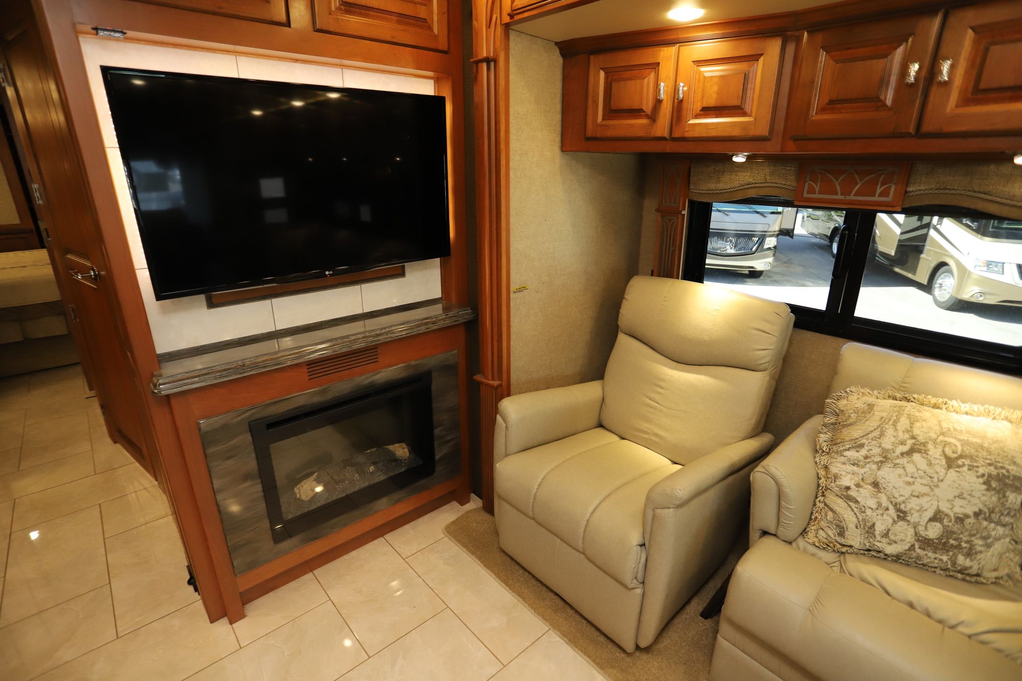 Used 2017 Tiffin Motor Homes Allegro Bus 40AP Class A  For Sale