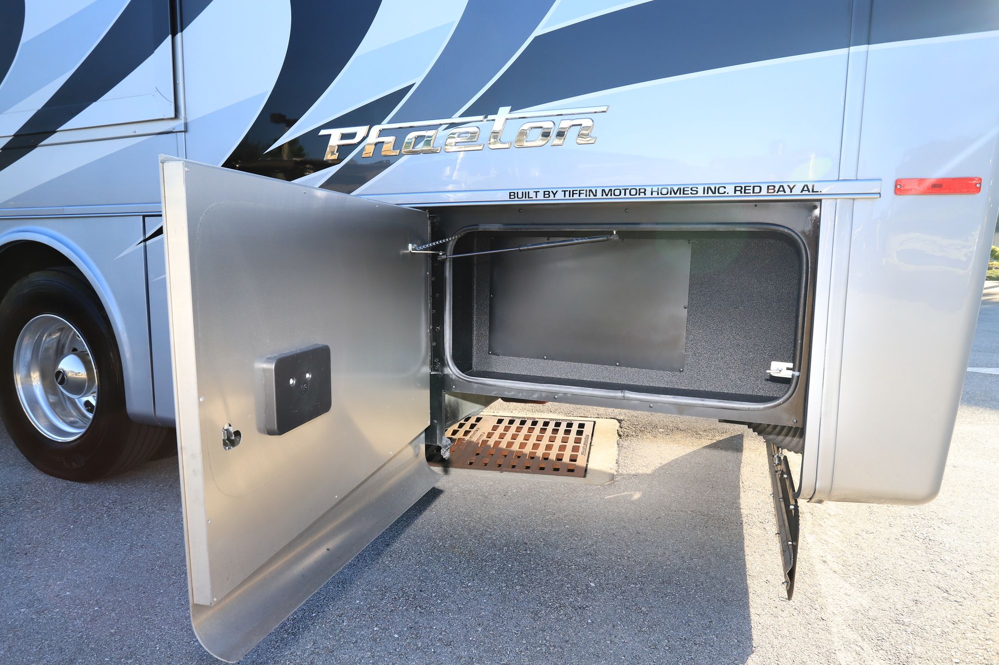 New 2021 Tiffin Motor Homes Phaeton 40QBH Class A  For Sale