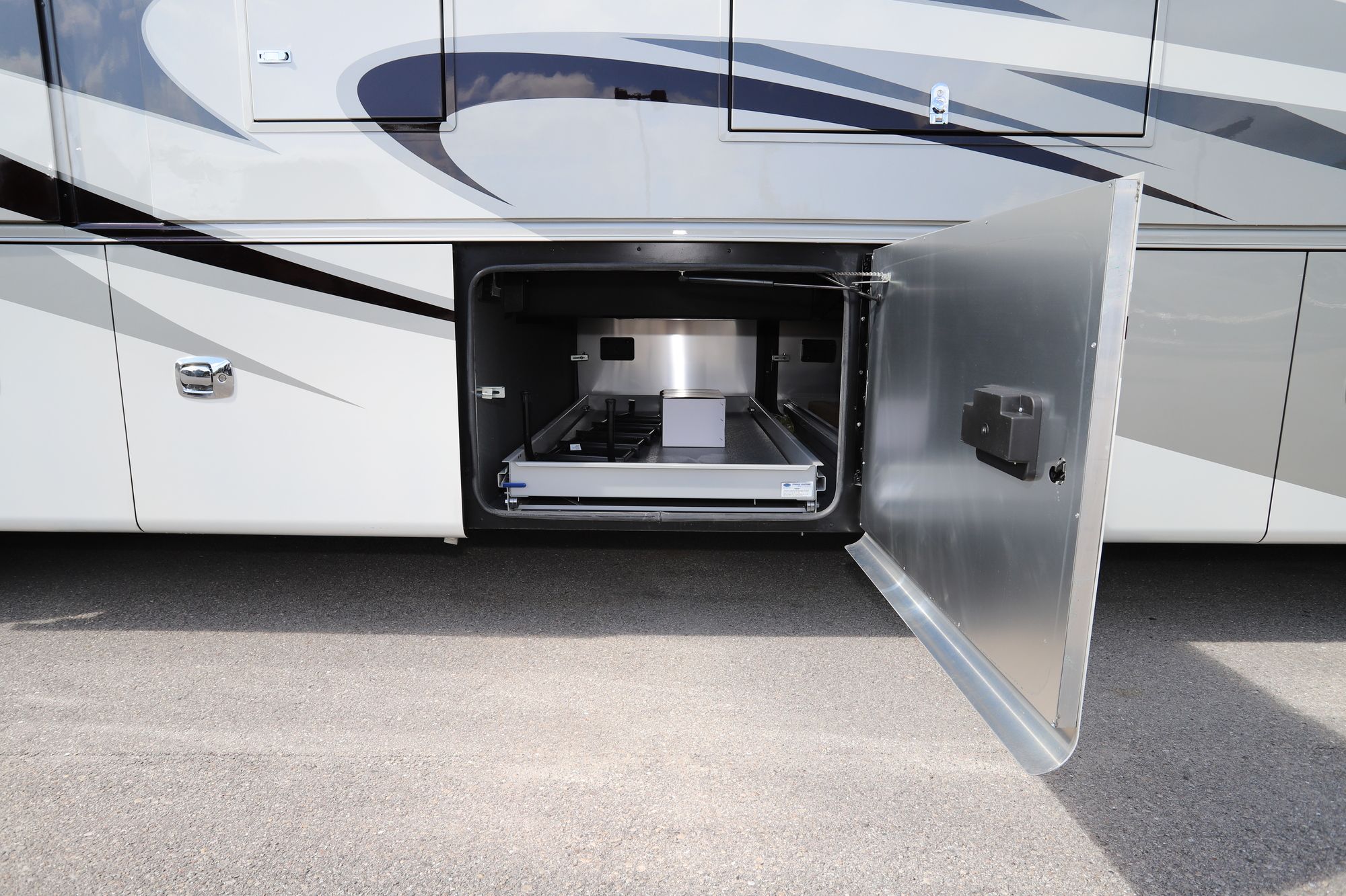 New 2021 Tiffin Motor Homes Phaeton 40IH Class A  For Sale