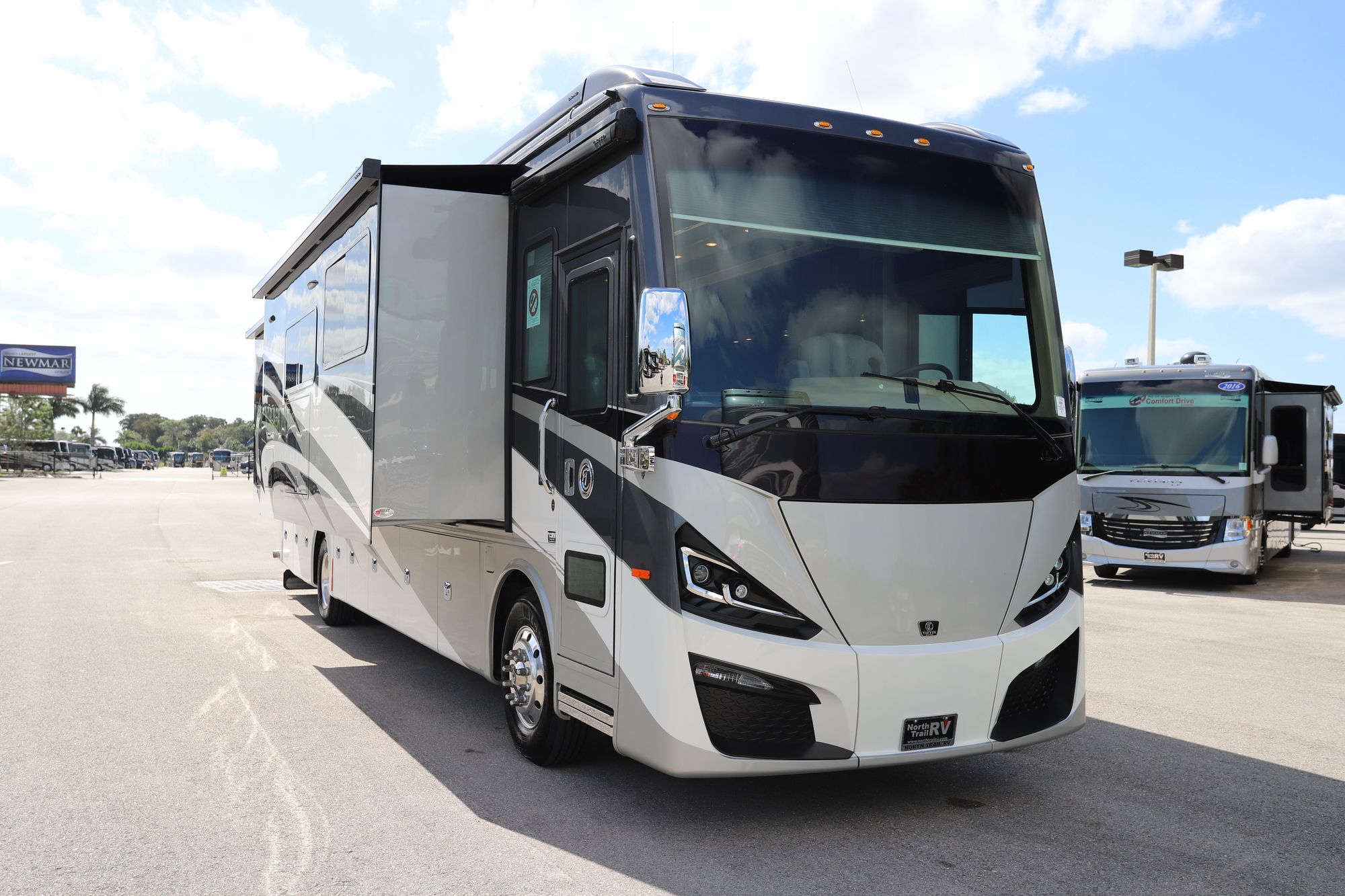 New 2021 Tiffin Motor Homes Phaeton 40IH Class A  For Sale