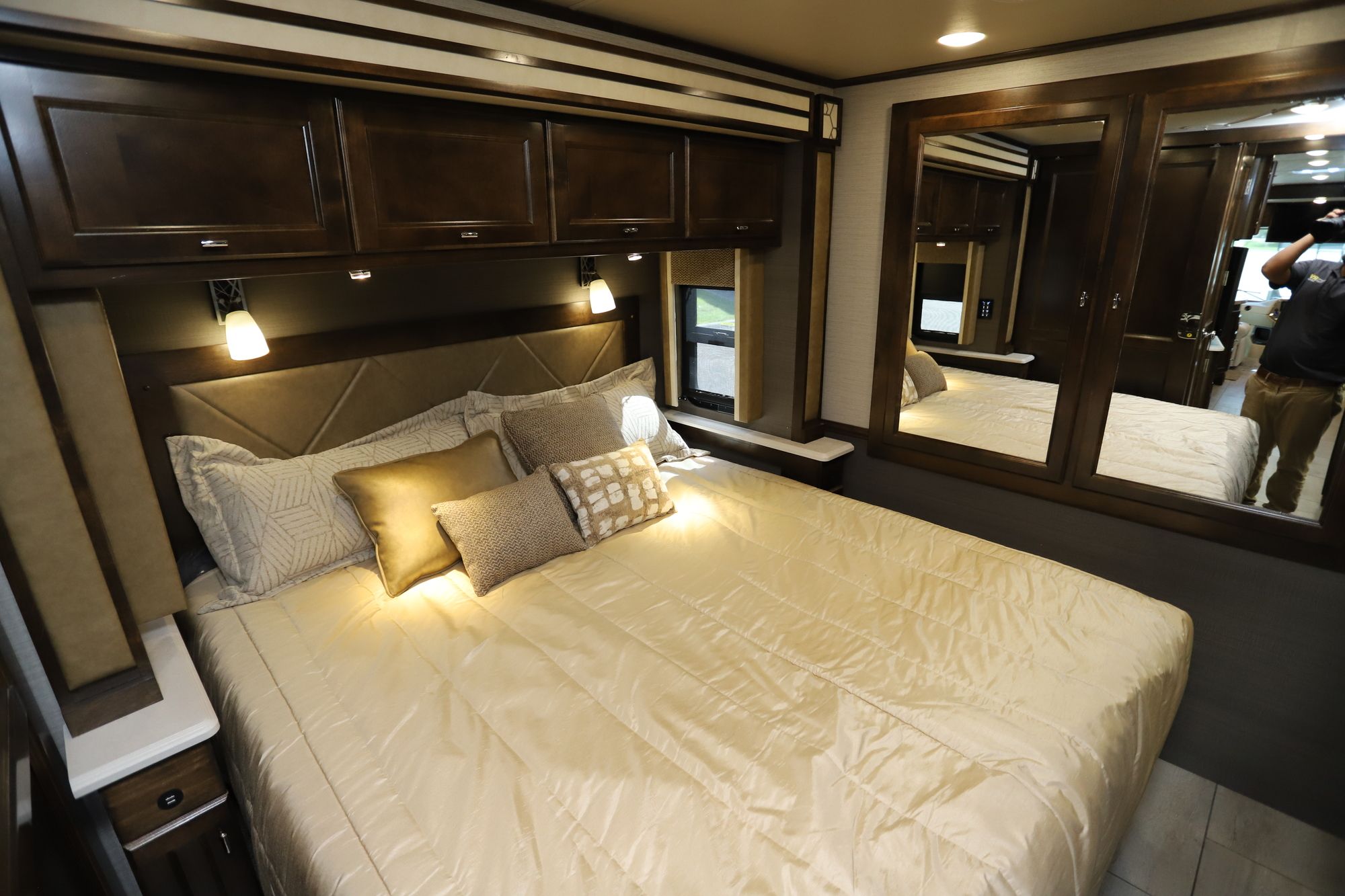 New 2021 Tiffin Motor Homes Allegro 32SA Class A  For Sale