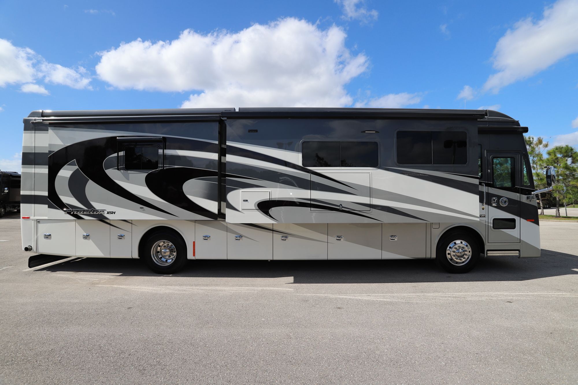 New 2021 Tiffin Motor Homes Phaeton 40IH Class A  For Sale