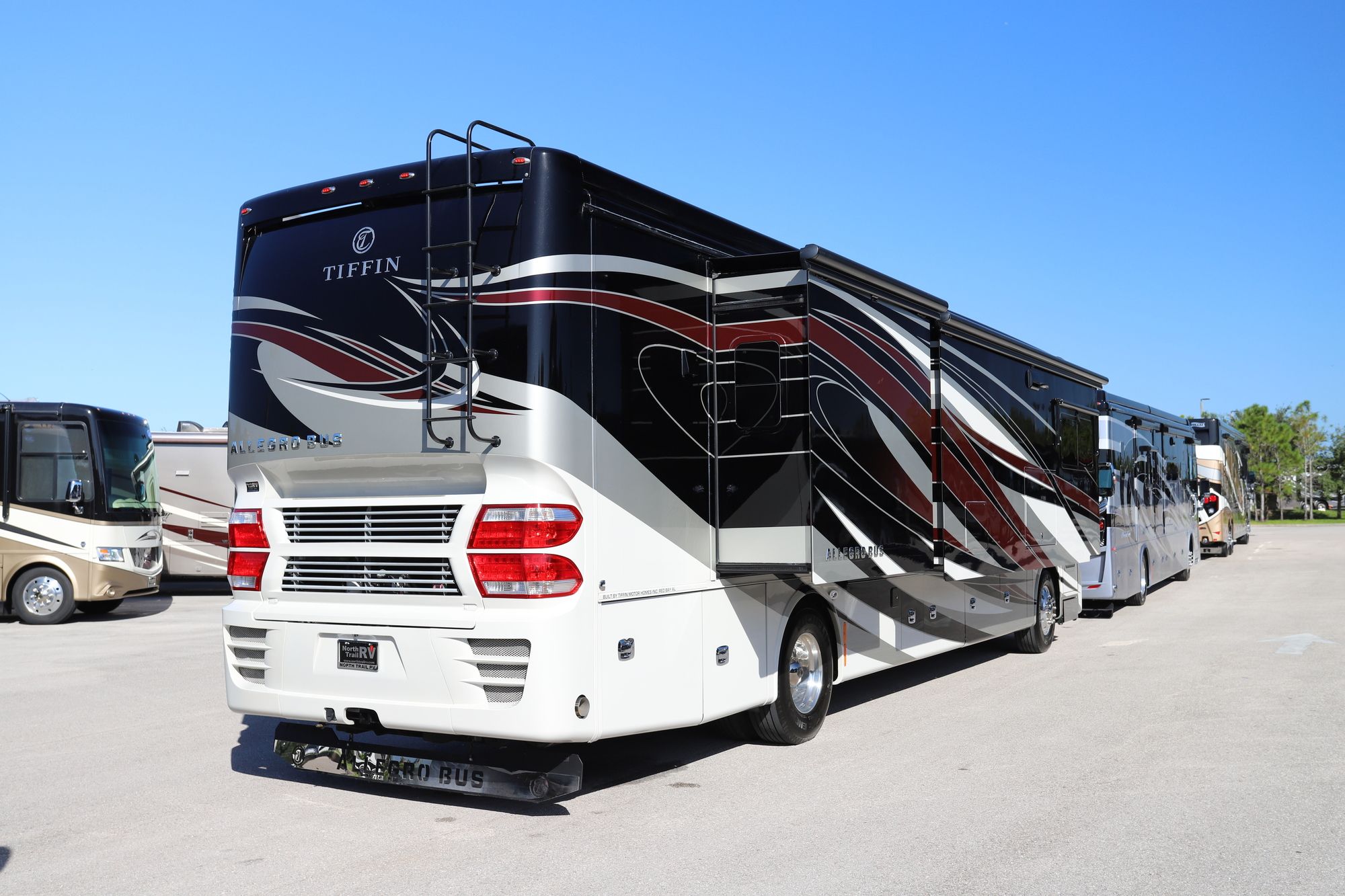 Used 2017 Tiffin Motor Homes Allegro Bus 40AP Class A  For Sale