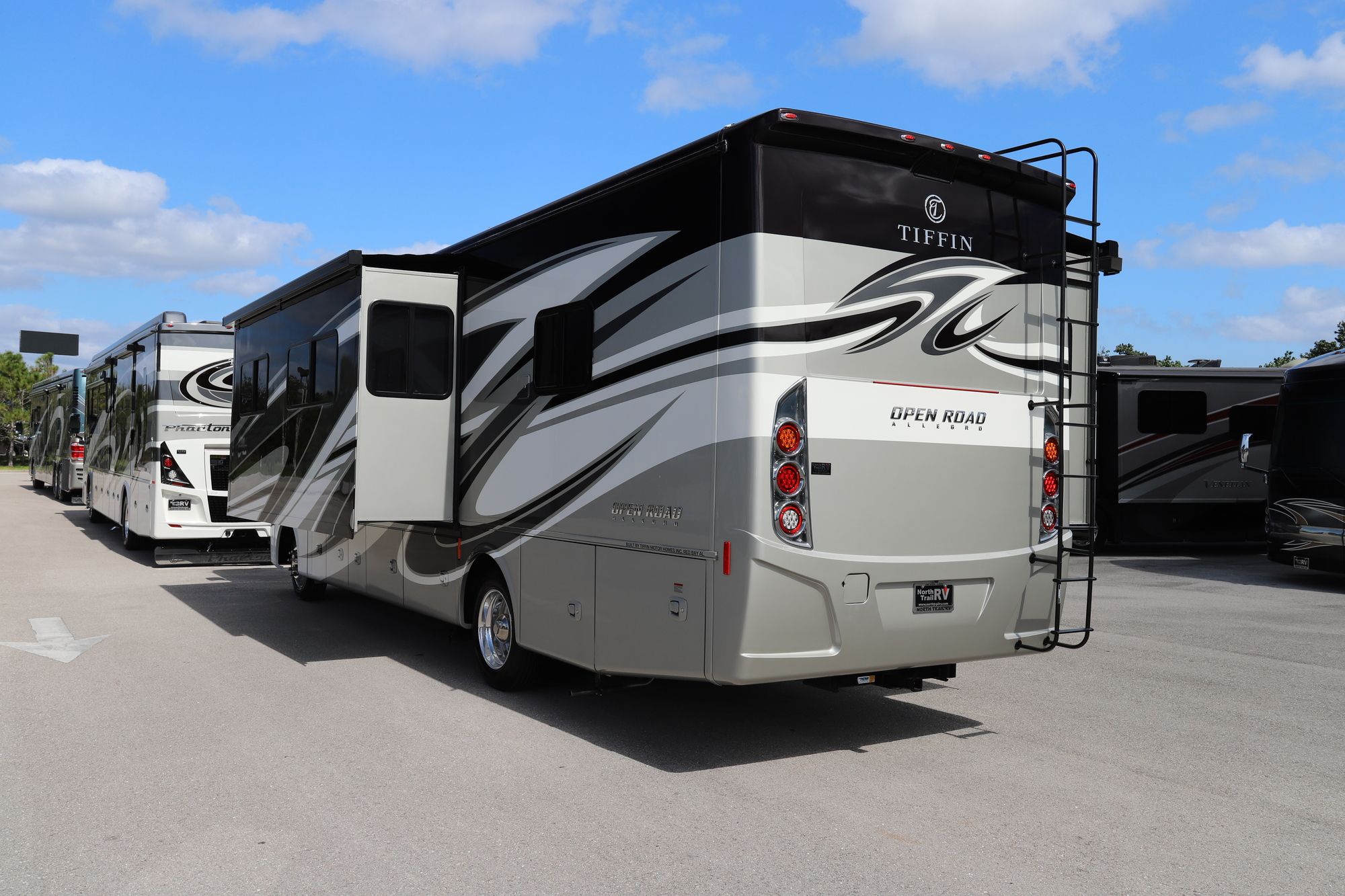 New 2021 Tiffin Motor Homes Allegro 32SA Class A  For Sale