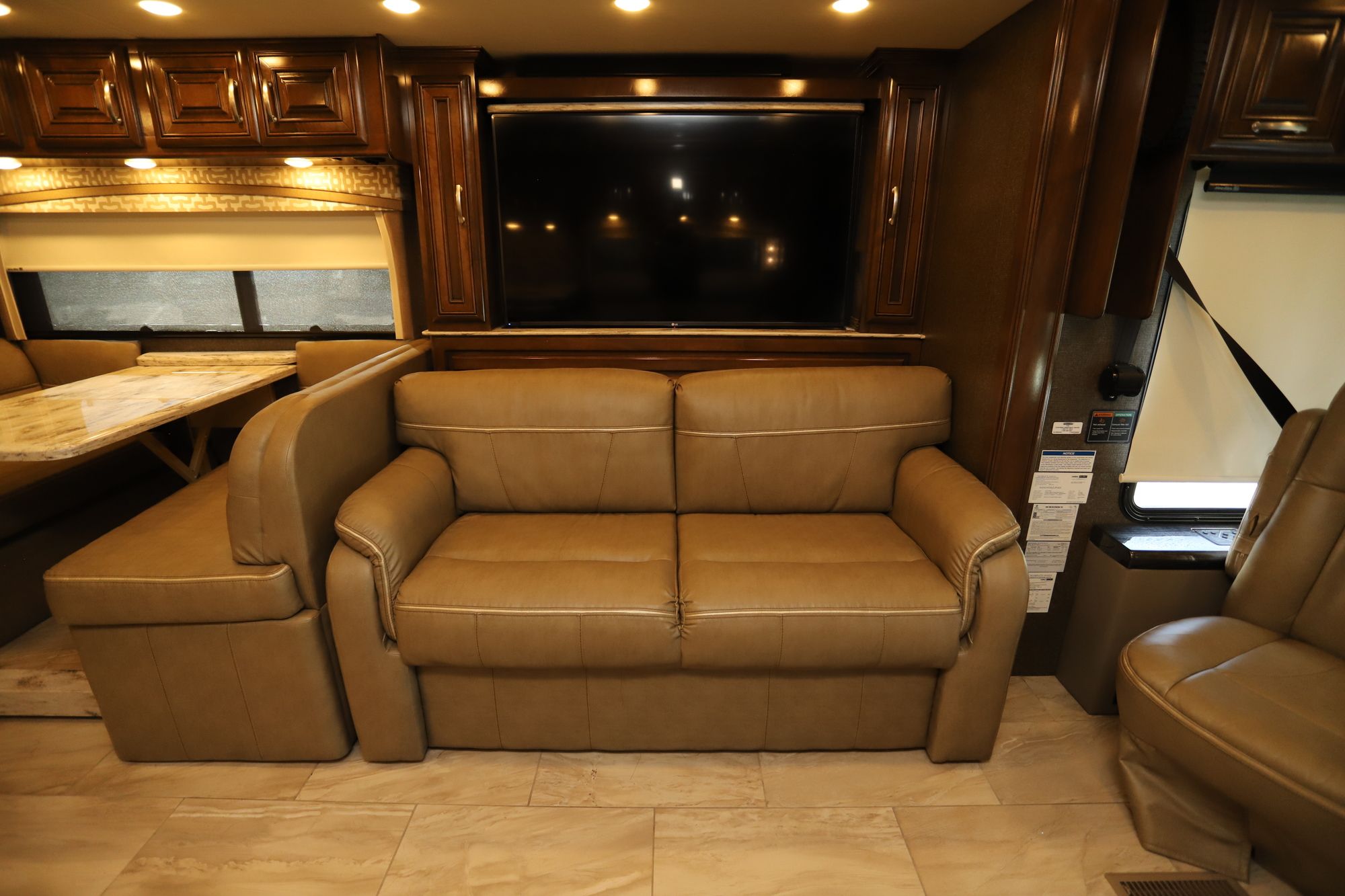 Used 2018 Thor Aria 3901 Class A  For Sale