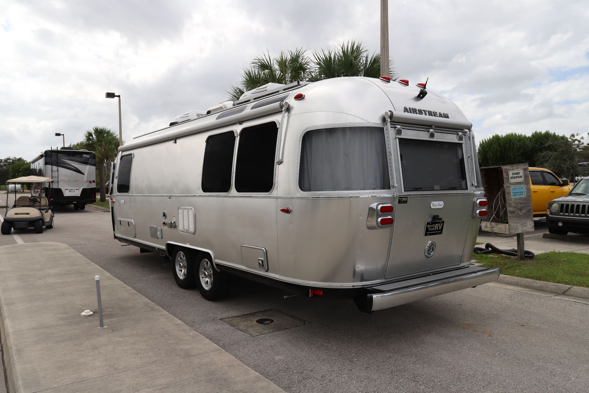 New 2021 Airstream Flying Cloud 27FB Travel Trailer  For Sale