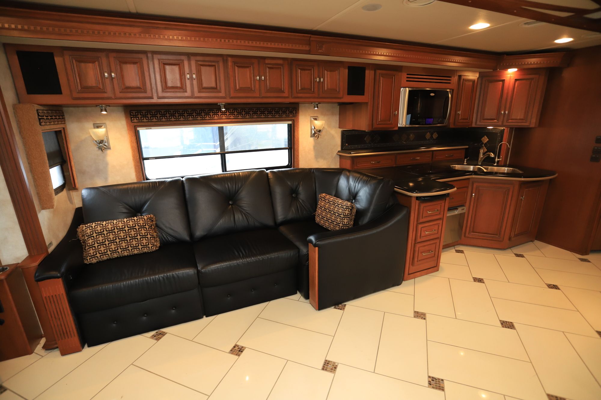 Used 2012 Itasca Ellipse 42QD Class A  For Sale