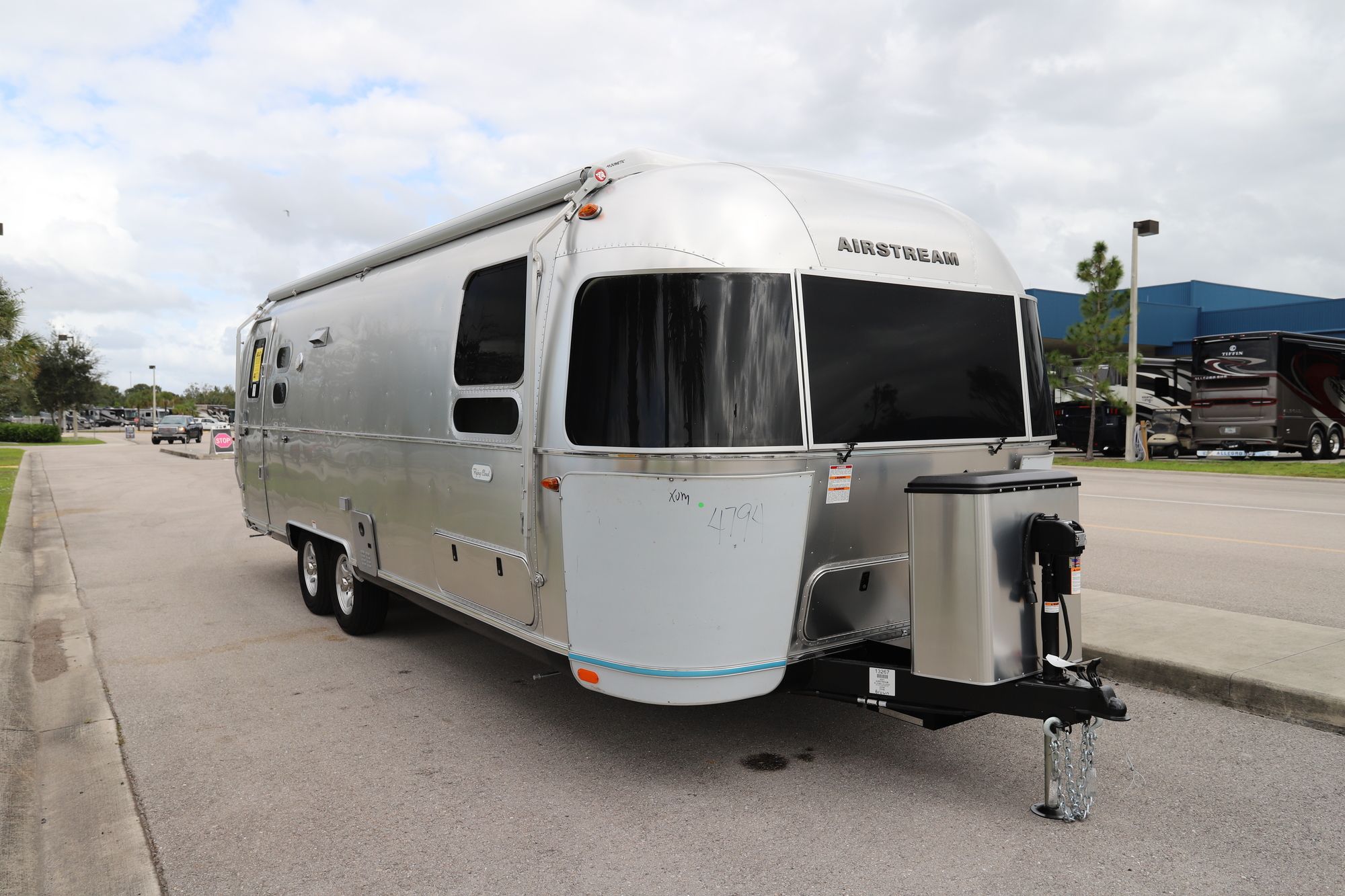 New 2021 Airstream Flying Cloud 27FB Travel Trailer  For Sale