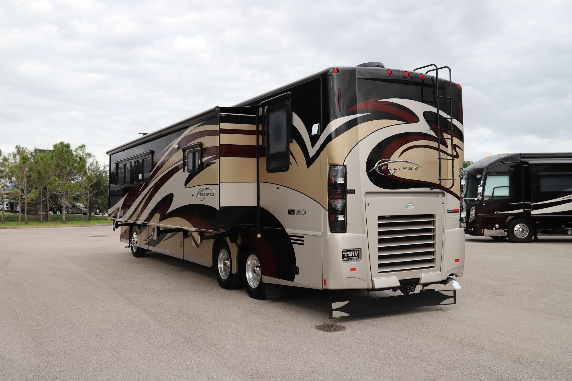 Used 2012 Itasca Ellipse 42QD Class A  For Sale